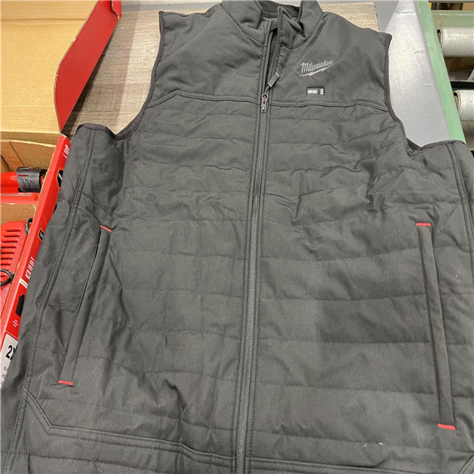 AS-IS Milwaukee Men's M12 Heated AXIS Vest