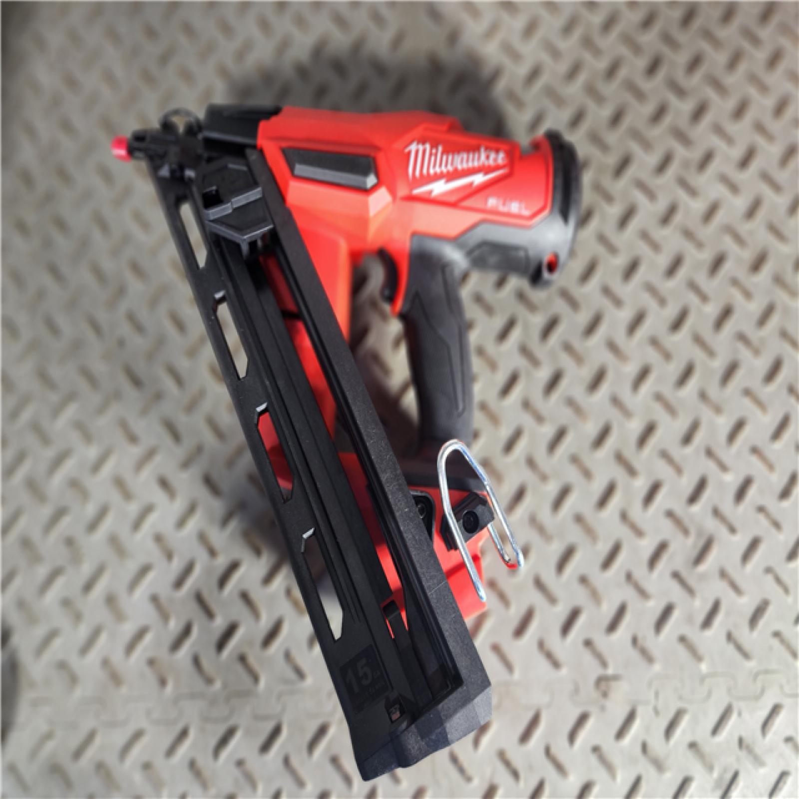 HOUSTON LOCATION - AS-IS (APPEARS LIKE NEW) Milwaukee 2839-20 M18 FUEL 15 Ga. 18 Volt Brushless Angled Finish Nailer (TOOL ONLY)