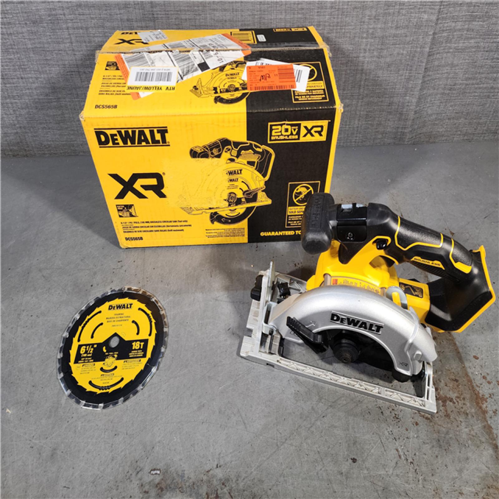 HOUSTON LOCATION - AS-IS DeWALT DCS565B 20V Max Brushless 6.5   Cordless Circular Saw (TOOL ONLY)