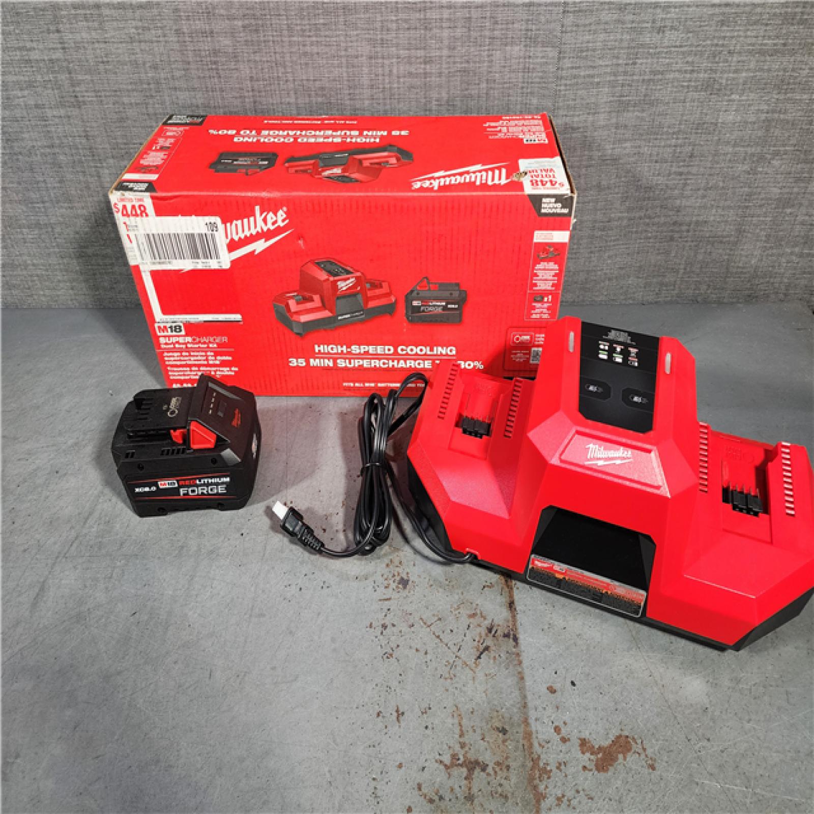 HOUSTON LOCATION - AS-IS M18 18V Lithium-Ion REDLITHIUM FORGE 8.0 Ah Battery Pack with M18 18V Dual Bay Simultaneous Super Charger