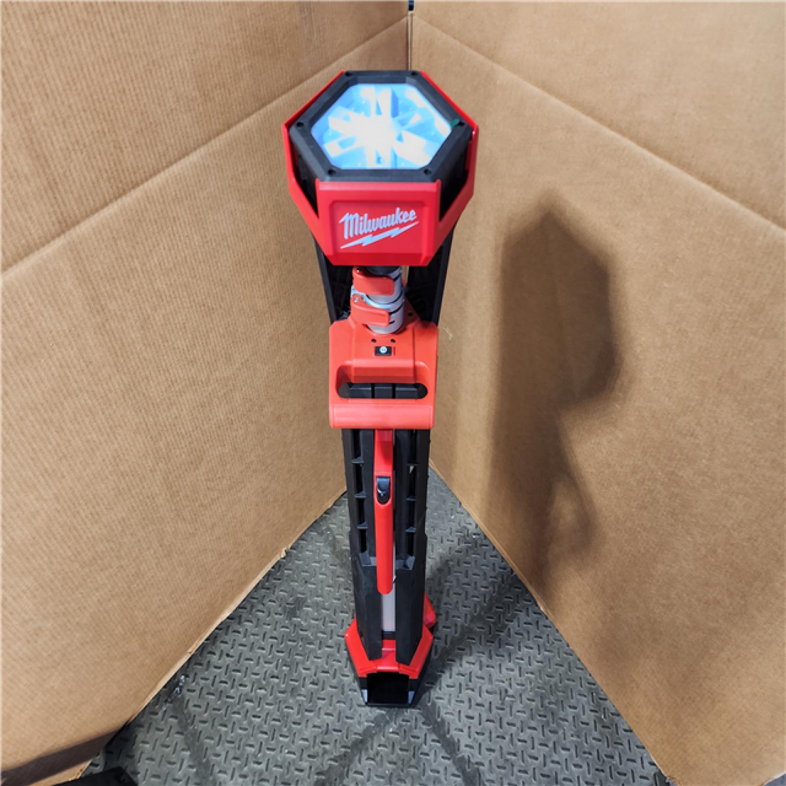 HOUSTON LOCATION - AS-IS Milwaukee M18 18V Cordless Rocket Dual Power Tower Light (Tool Only)