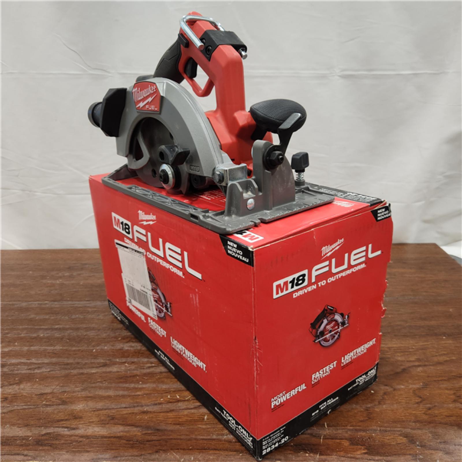 AS-IS Milwaukee M18 FUEL 18V Lithium-Ion Brushless Cordless 7-1/4 in. Circular Saw (Tool-Only)