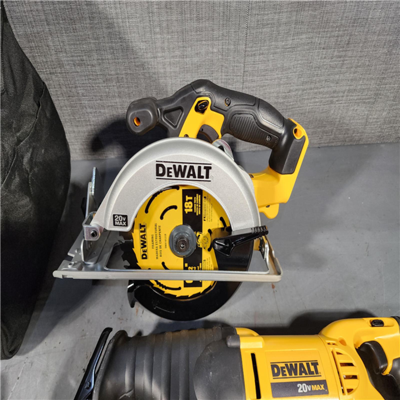 HOUSTON LOCATION - AS-IS DEWALT 6 TOOL COMBO KIT