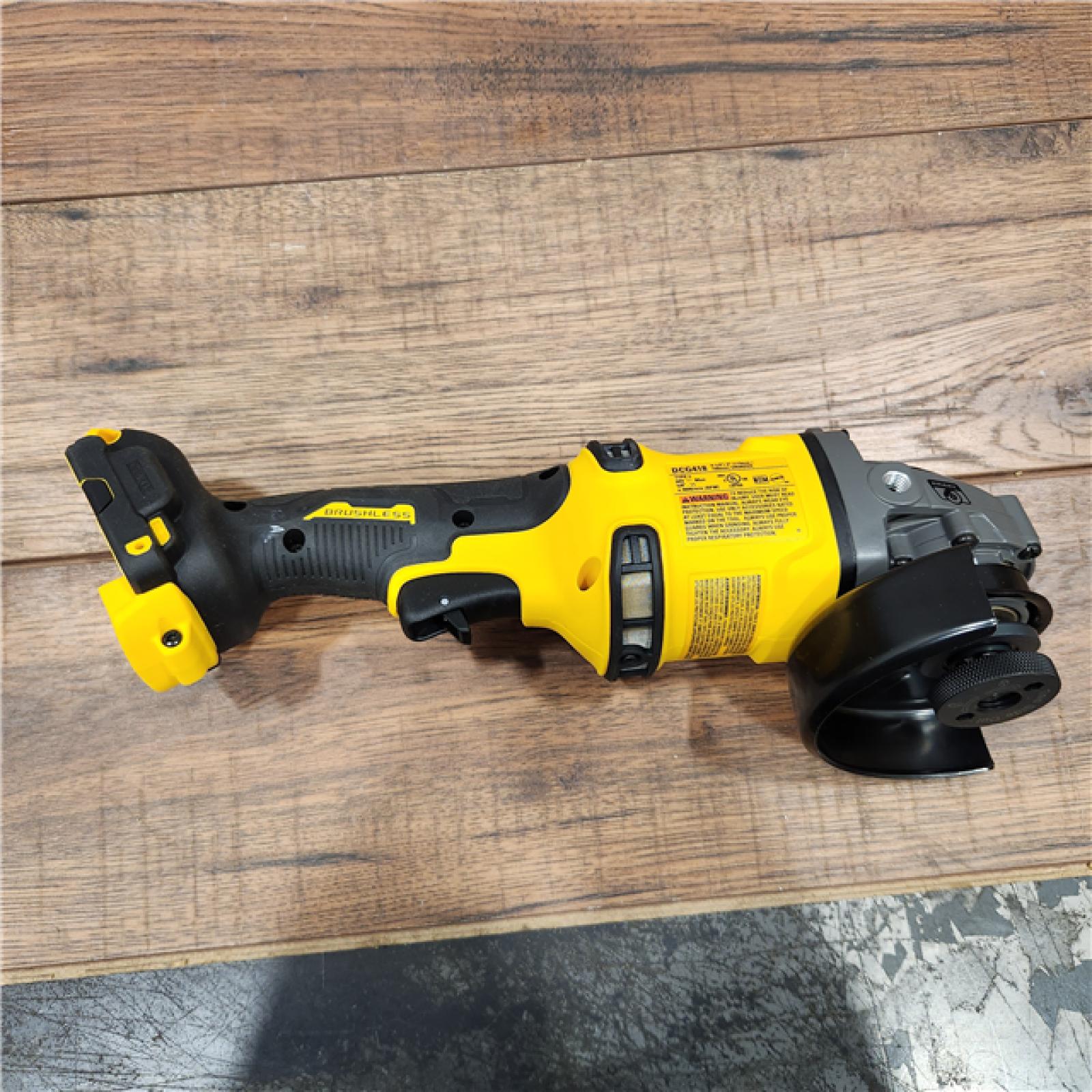 AS-IS DeWalt FLEXVOLT 60V MAX Cordless Grinder  4.5 - 6   9000 RPM  1 EA (115-DCG418B)