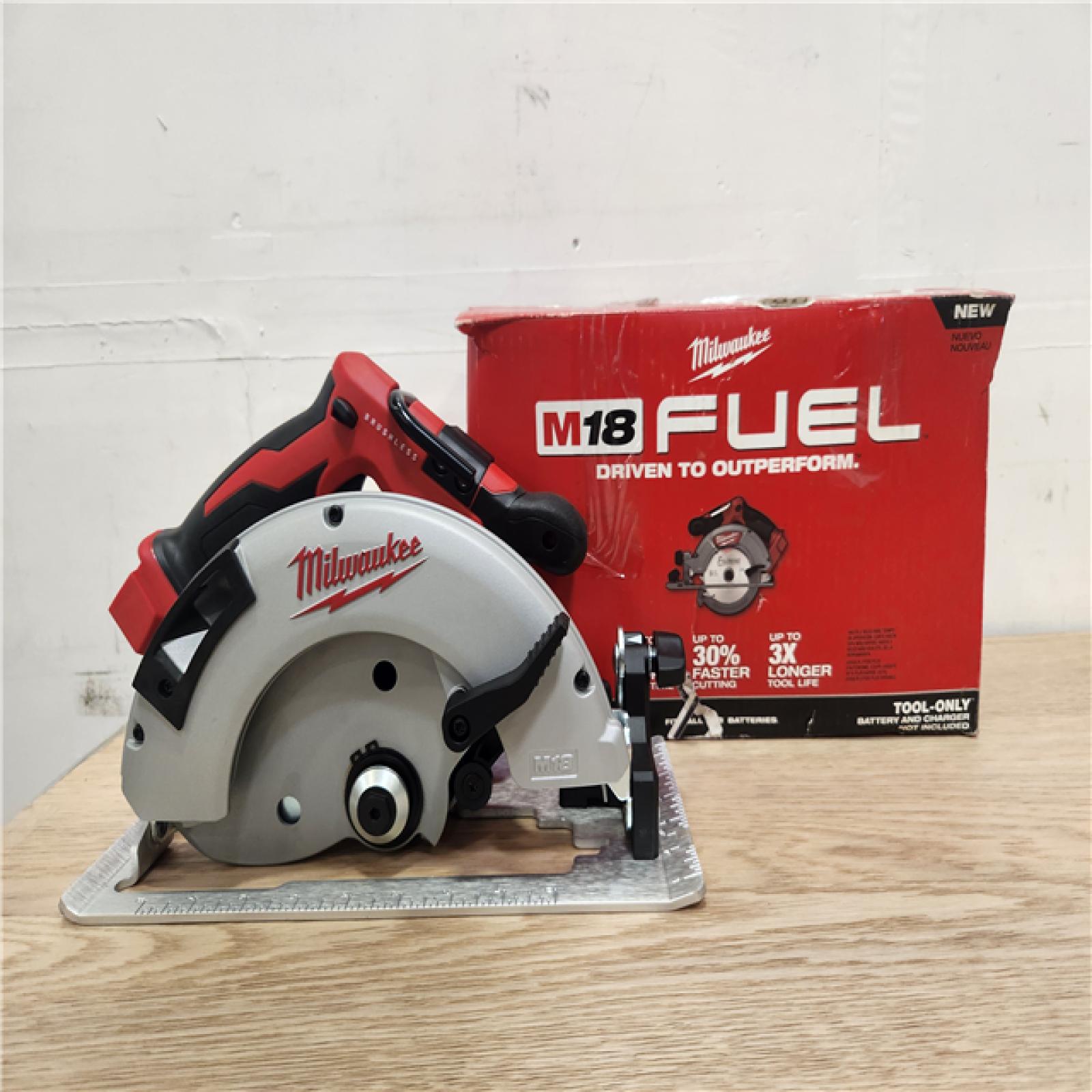 Phoenix Location NEW Milwaukee M18 FUEL 18V Lithium-Ion Brushless Cordless 6-1/2 in. Circular Saw (Tool-Only)