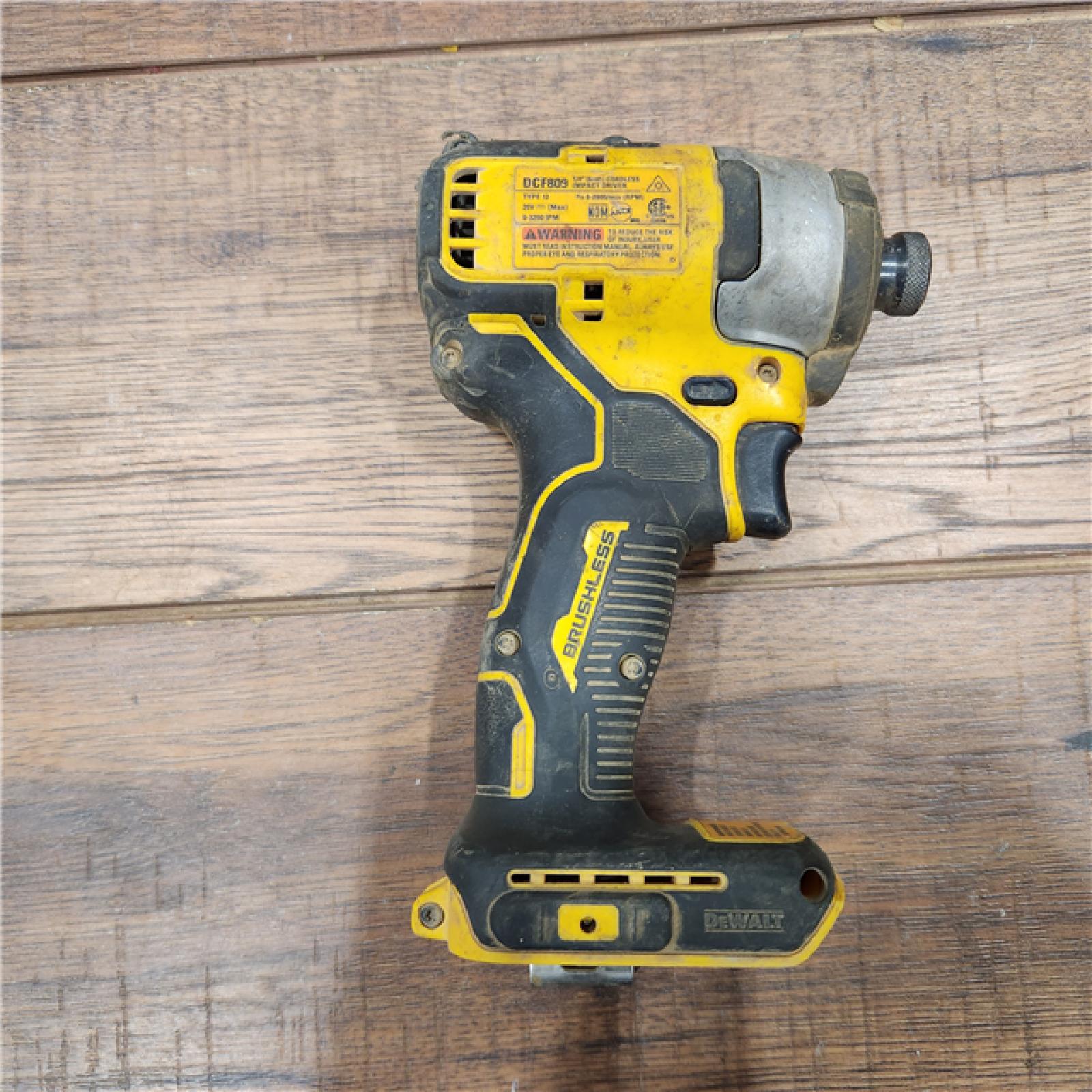 AS-IS DEWALT ATOMIC 20V MAX* Brushless Cordless Compact 1/4 in. Impact Driver Kit