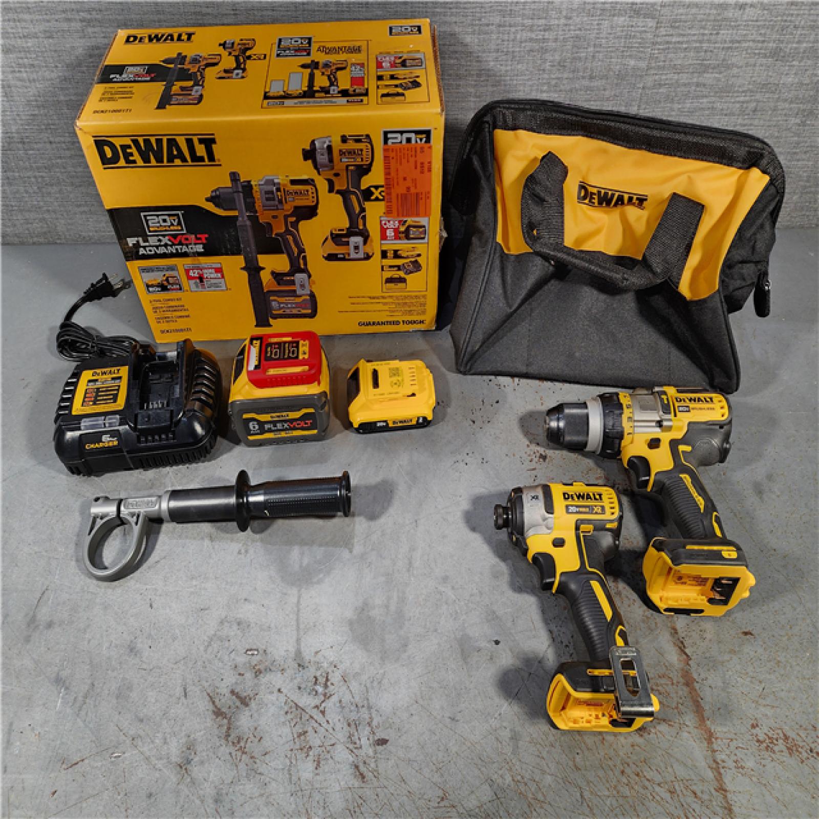 HOUSTON LOCATION - AS-IS (APPEARS LIKE NEW) DEWALT 20V MAX Cordless Brushless Hammer Drill/Driver 2 Tool Combo Kit with FLEXVOLT ADVANTAGE