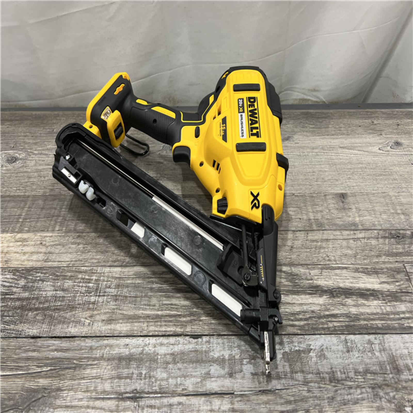 AS-IS DEWALT 20V MAX XR 15 Ga. Cordless 34 Deg Nailer 20 V