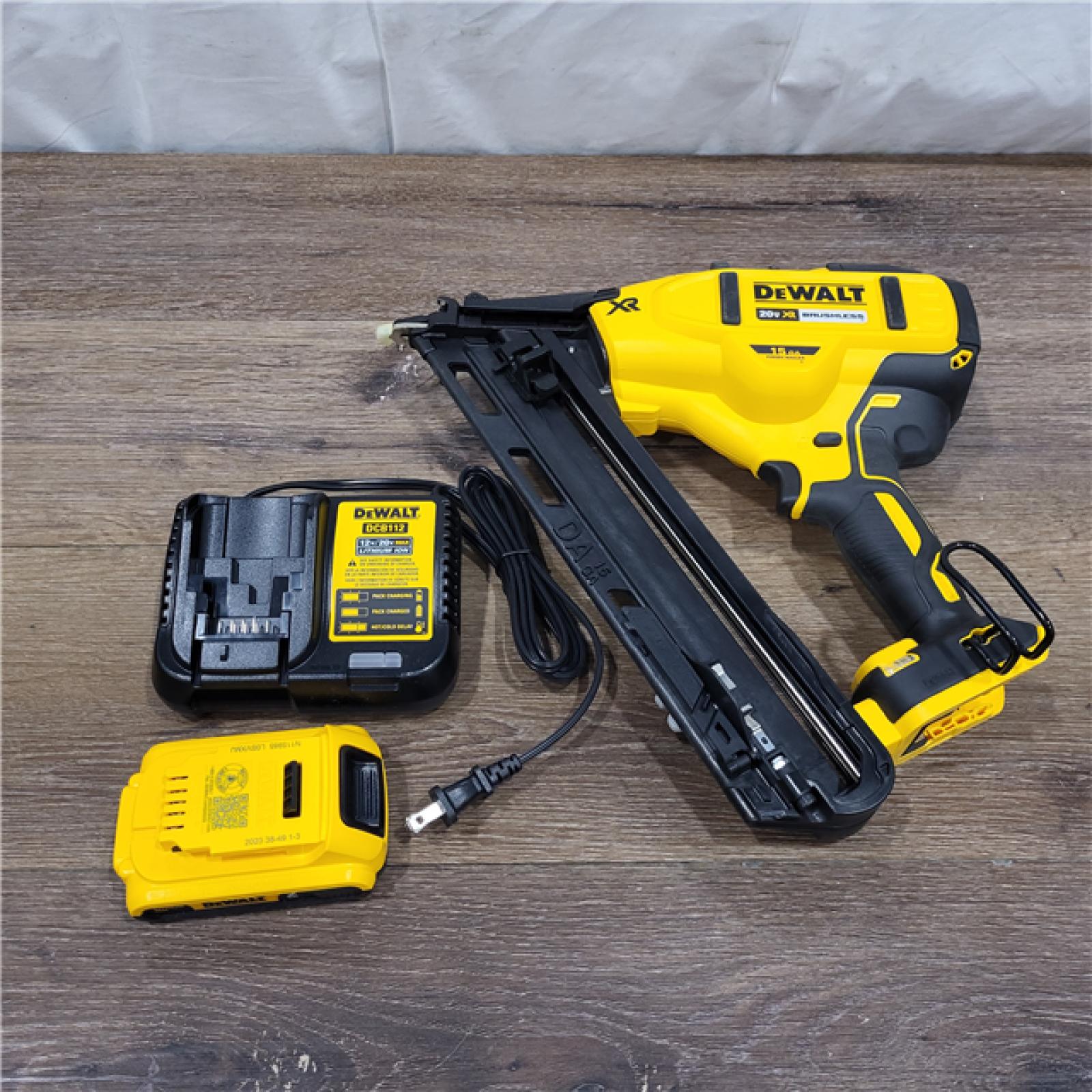 AS-IS DEWALT 20V MAX XR 15 Ga. Cordless 34 Deg Nailer 20 V