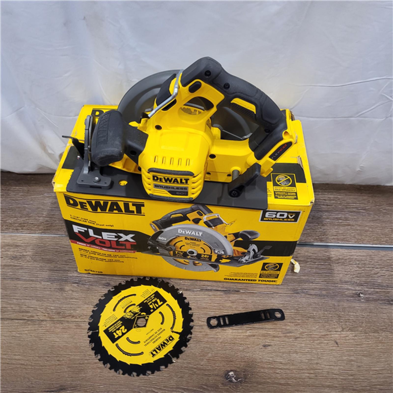 AS-IS DeWALT Flexvolt Max 7-1/4  60V Brushless Circular Saw DCS578B