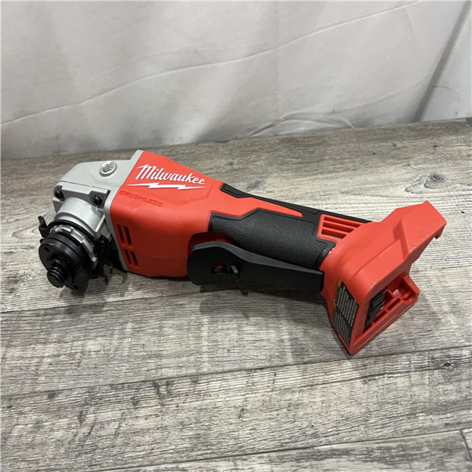 AS-IS MILWAUKEE M18 18-Volt Lithium-Ion Cordless Combo Kit 7-Tool with 2-Batteries, Charger and Tool Bag