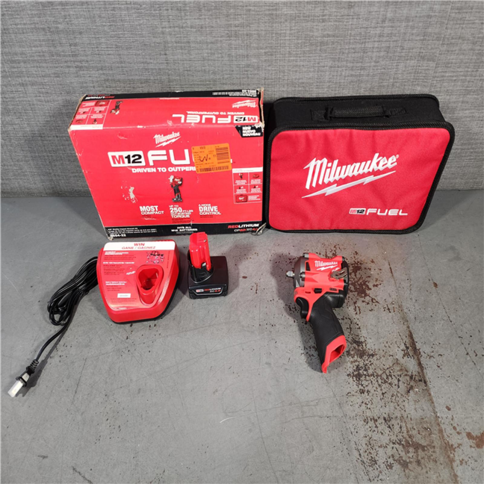 HOUSTON LOCATION - AS-IS (APPEARS LIKE NEW) Milwaukee 2554-22 M12 FUEL Stubby 3/8 in. Impact Wrench Kit