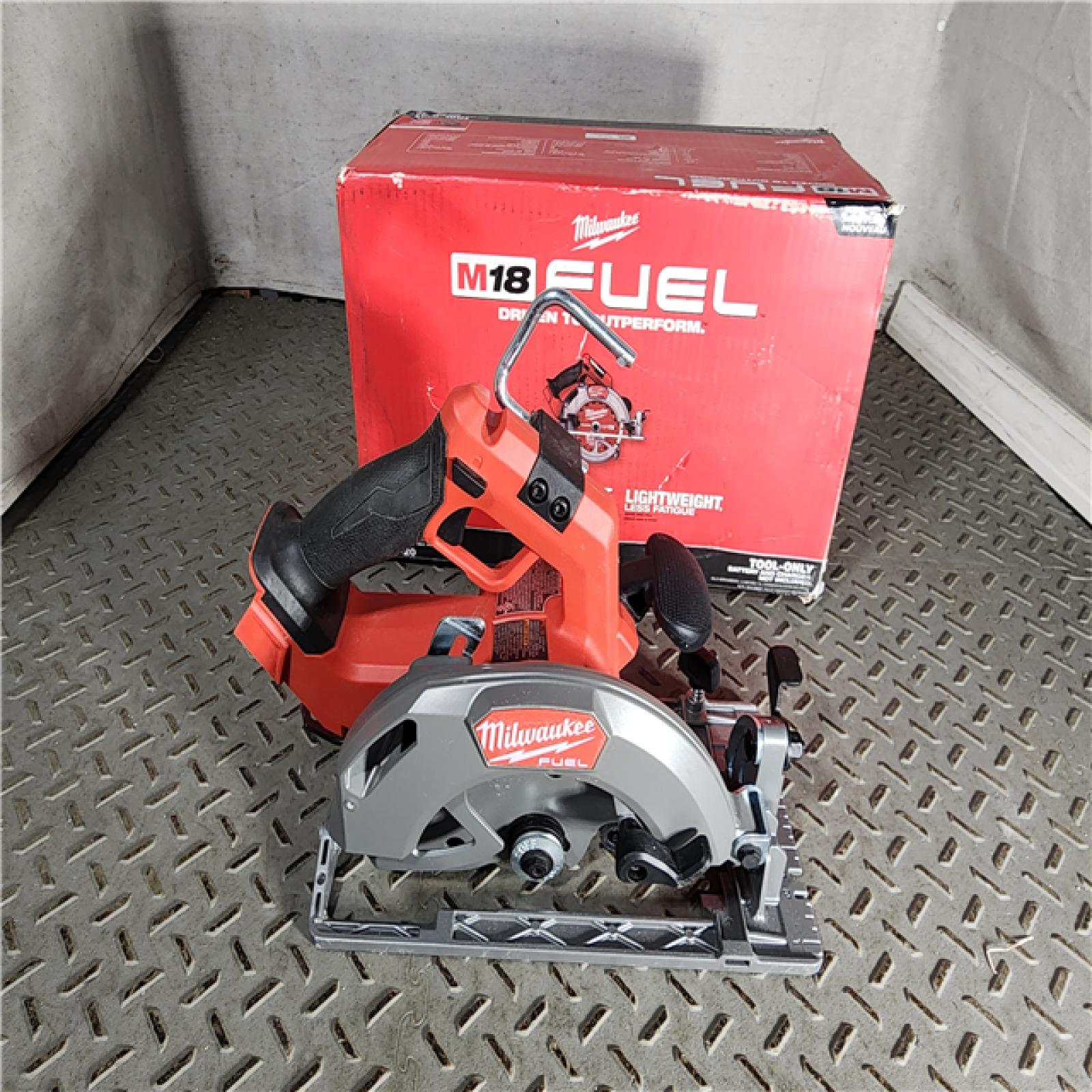 HOUSTON LOCATION - AS-IS MILWAUKEE CIRCULAR SAW 7-1/4