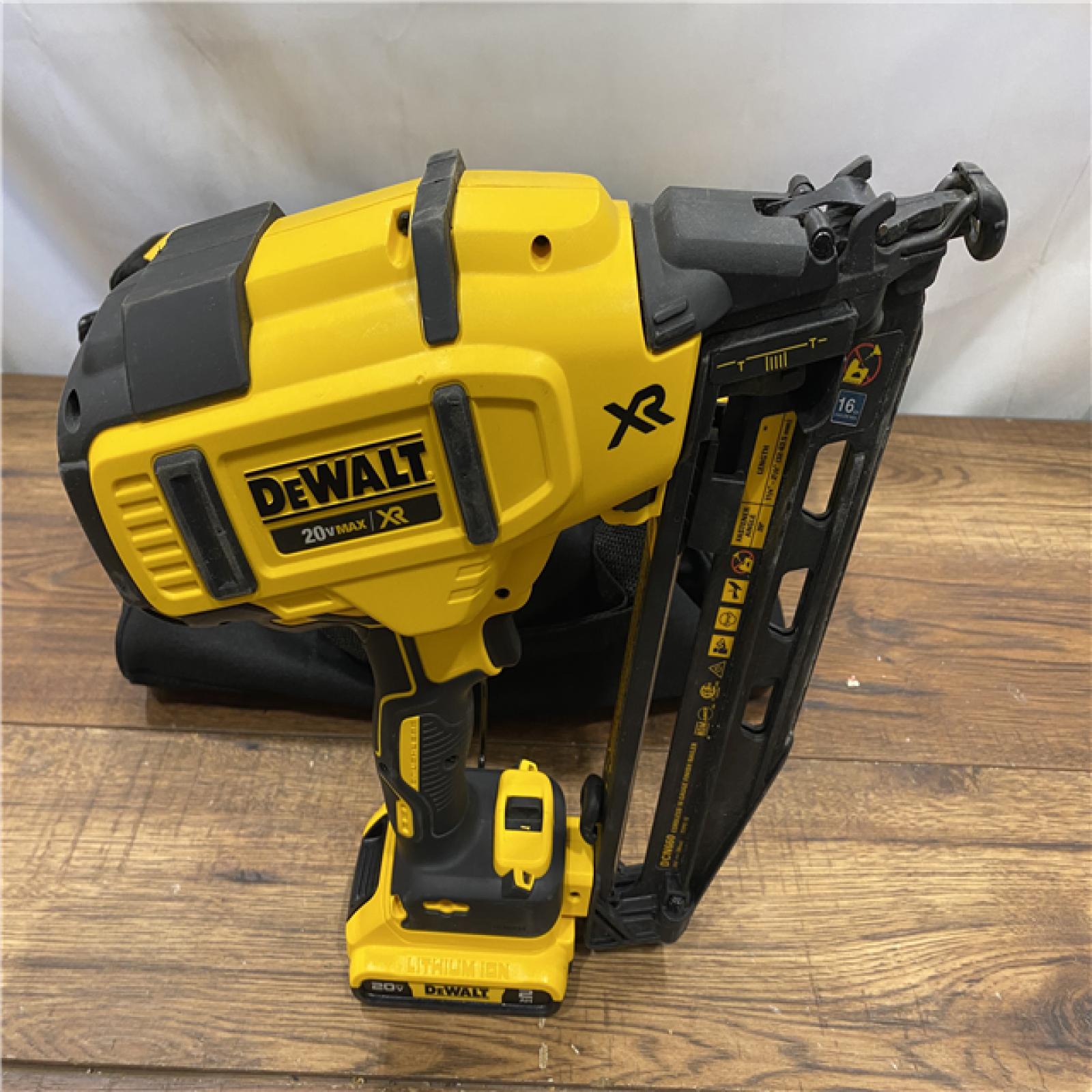 AS IS DeWalt DCN660D1 20V 16 Gauge Cordless Angled Finish Nailer Kit W/ 2Ah Battery