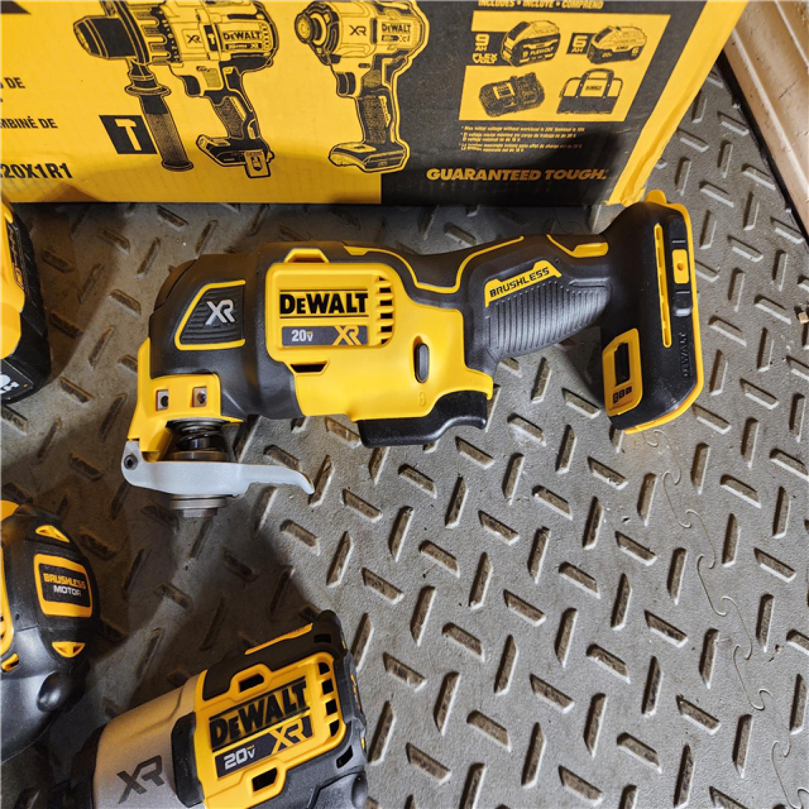 HOUSTON LOCATION - AS-IS (APPEARS LIKE NEW) DEWALT 20-Volt Lithium-Ion Cordless 3-Tool Combo Kit with FLEXVOLT 9 Ah and 20V 6 Ah Batteries and Charger