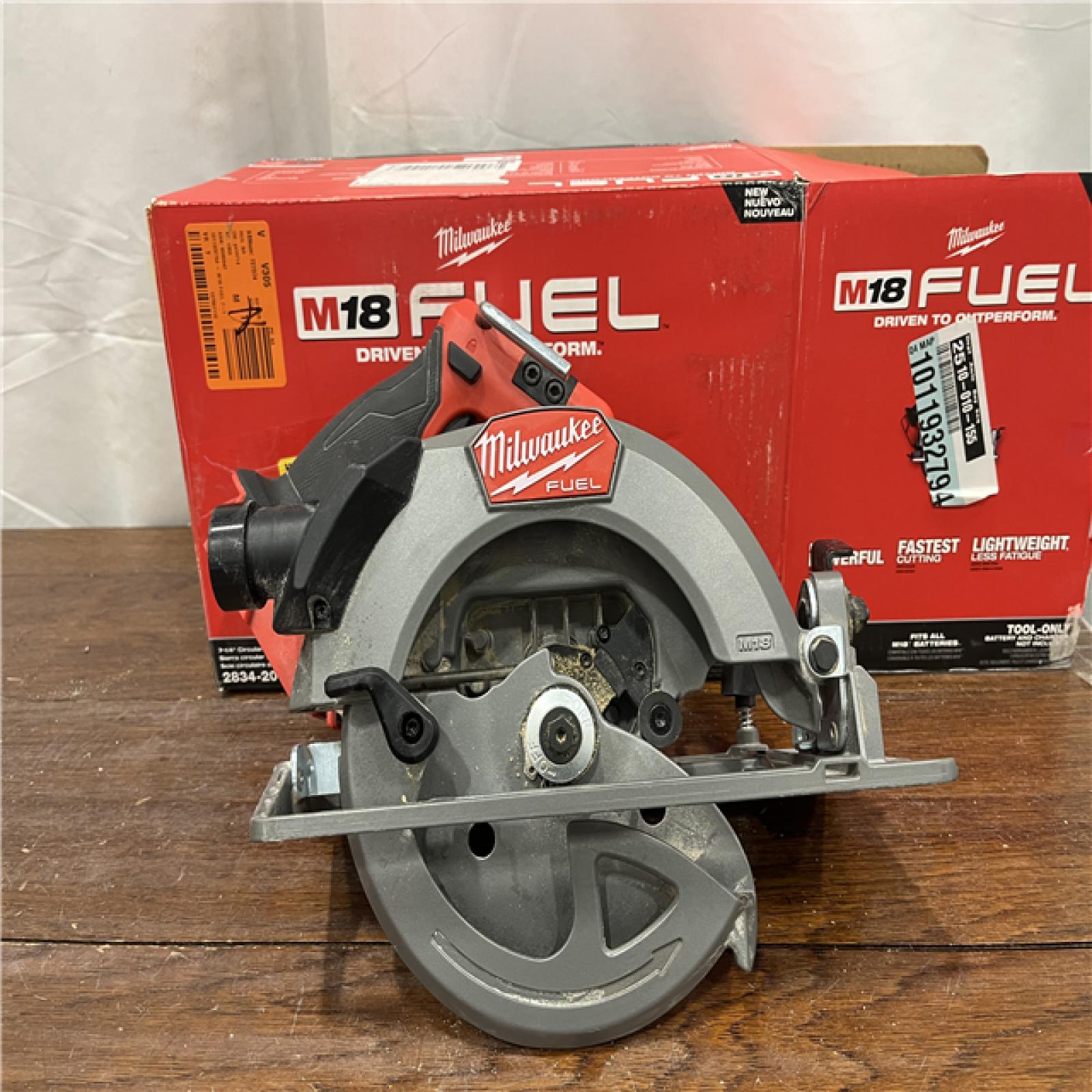 AS-ISMilwaukee M18 FUEL 18V Lithium-Ion Brushless Cordless 7-1/4 in. Circular Saw (Tool-Only)