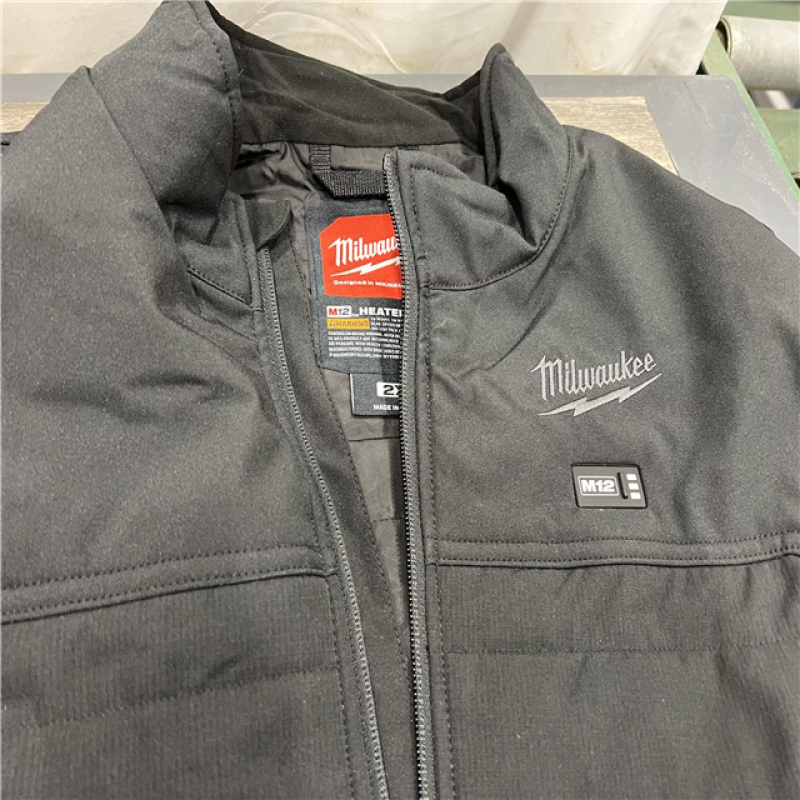 AS-IS Milwaukee Men's M12 Heated AXIS Vest