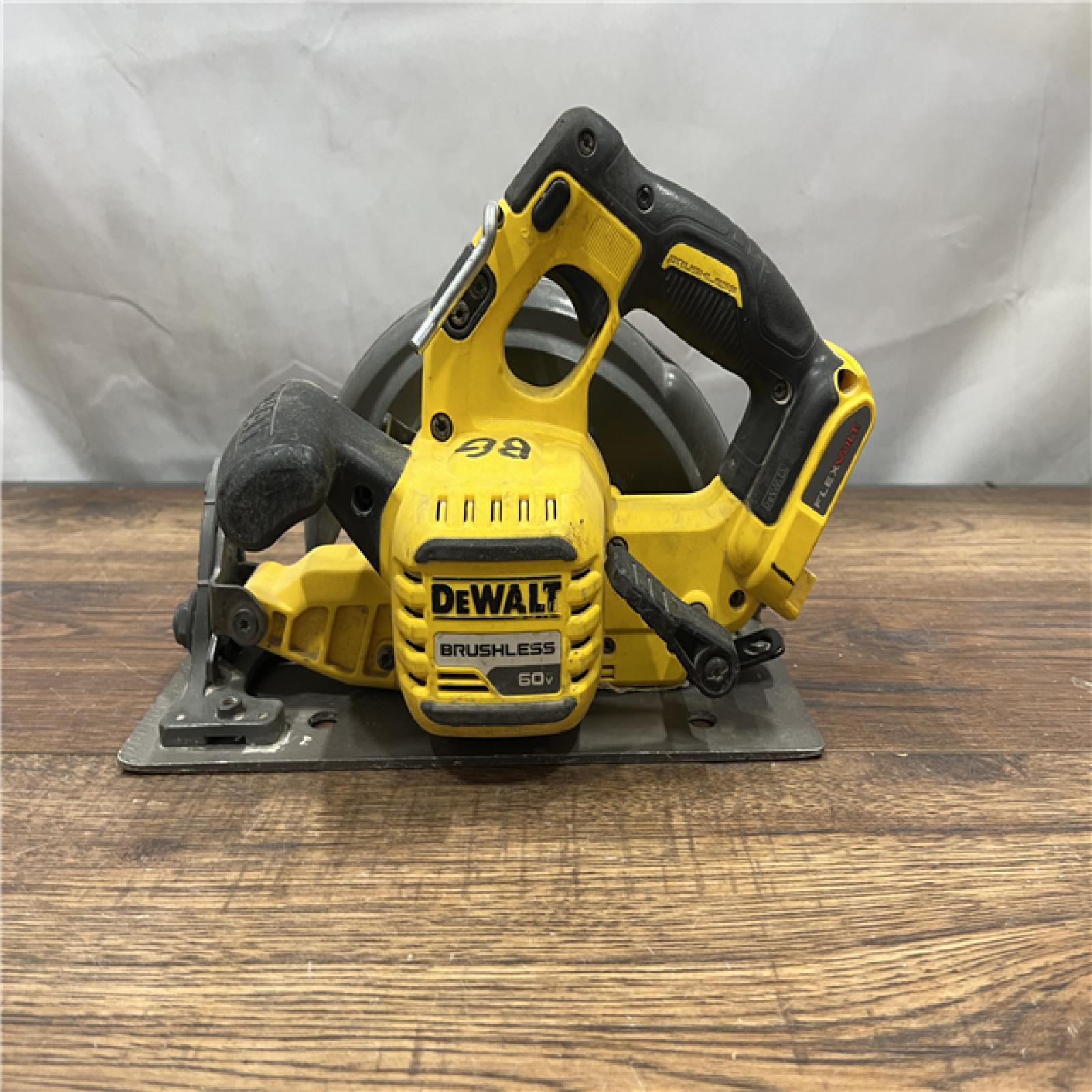 AS-IS DeWALT Flexvolt Max 7-1/4  60V Brushless Circular Saw DCS578B