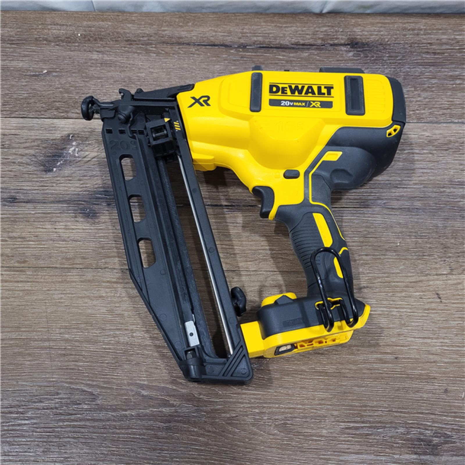 AS-IS DeWalt DCN660D1 20V 16 Gauge Cordless Angled Finish Nailer Kit W/ 2Ah Battery