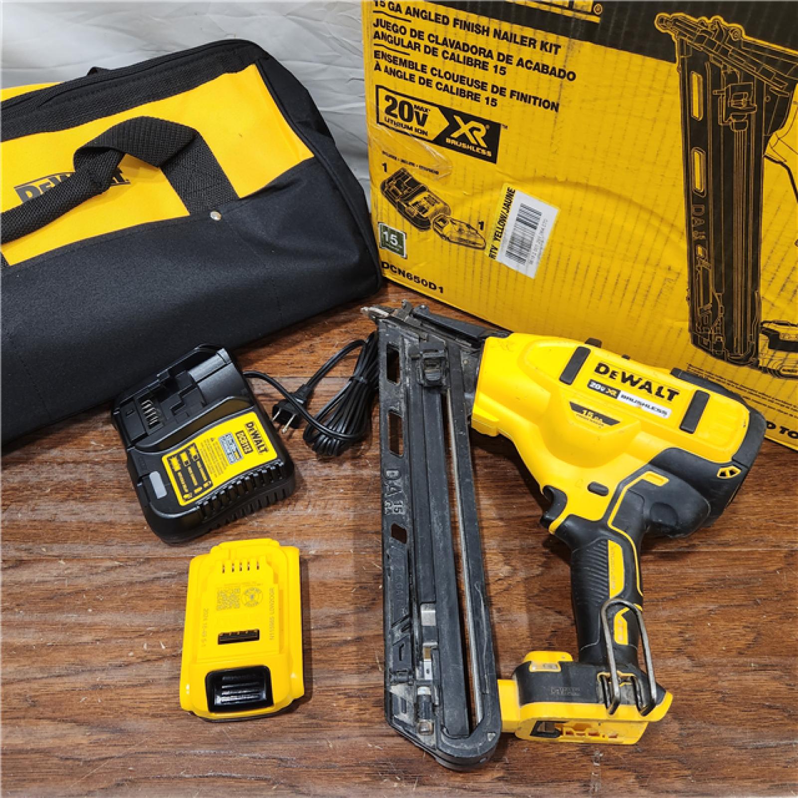 AS-IS DEWALT 20V MAX XR 15 Ga. Cordless 34 Deg Nailer 20 V