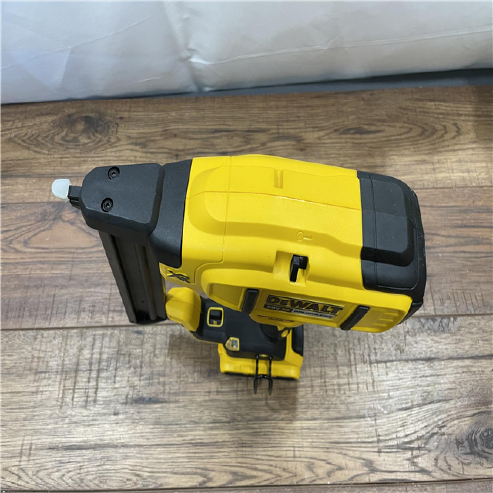 AS-IS DeWalt 20V MAX Brushless Cordless 18 Gauge Stapler Kit