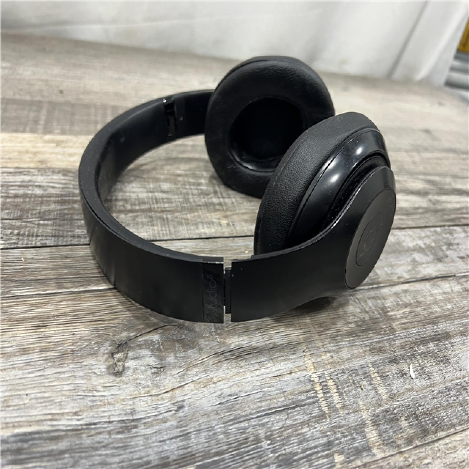 AS-IS Beats - Solo³ Wireless On-Ear Headphones - Matte Black