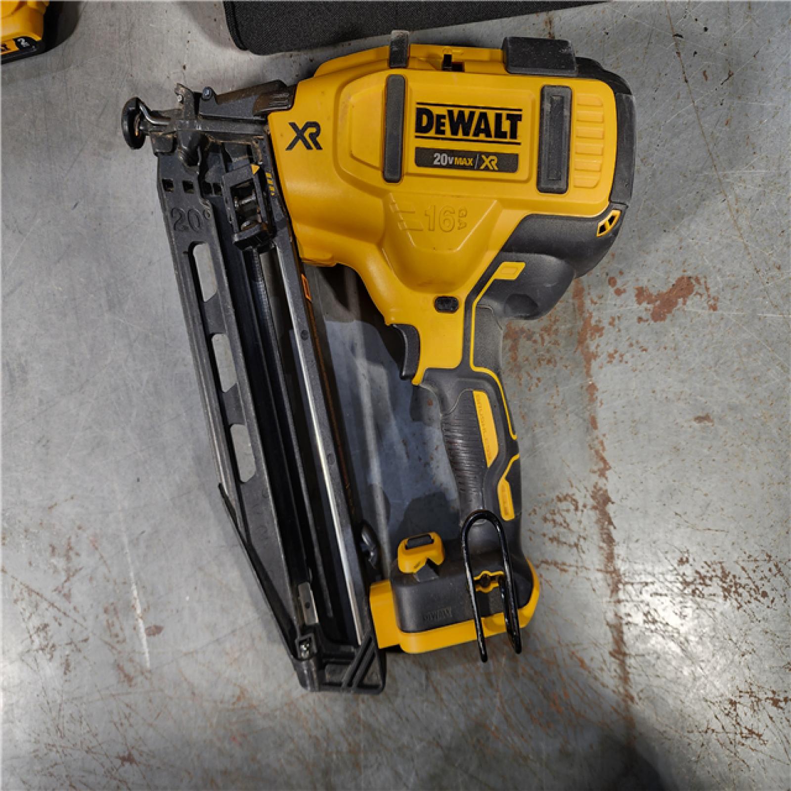 HOUSTON LOCATION - AS-IS DeWalt DCN660D1 20V 16 Gauge Cordless Angled Finish Nailer Kit W/ 2Ah Battery