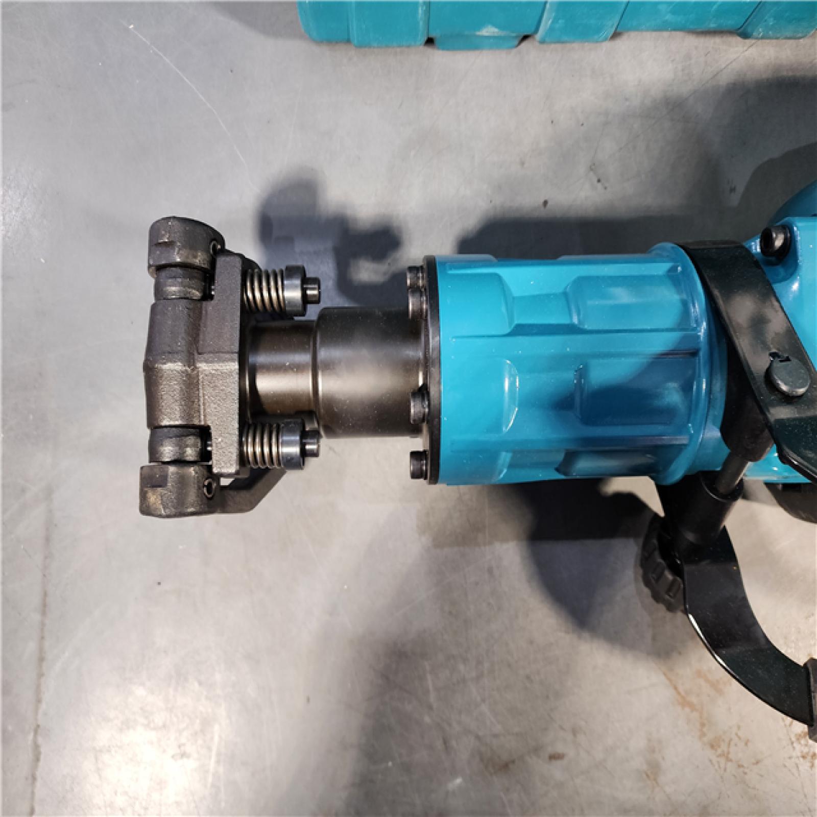 HOUSTON LOCATION - AS-IS Makita HM1307CB 35-Pound 14.0 Amp Variable Speed Corded Demolition Hammer