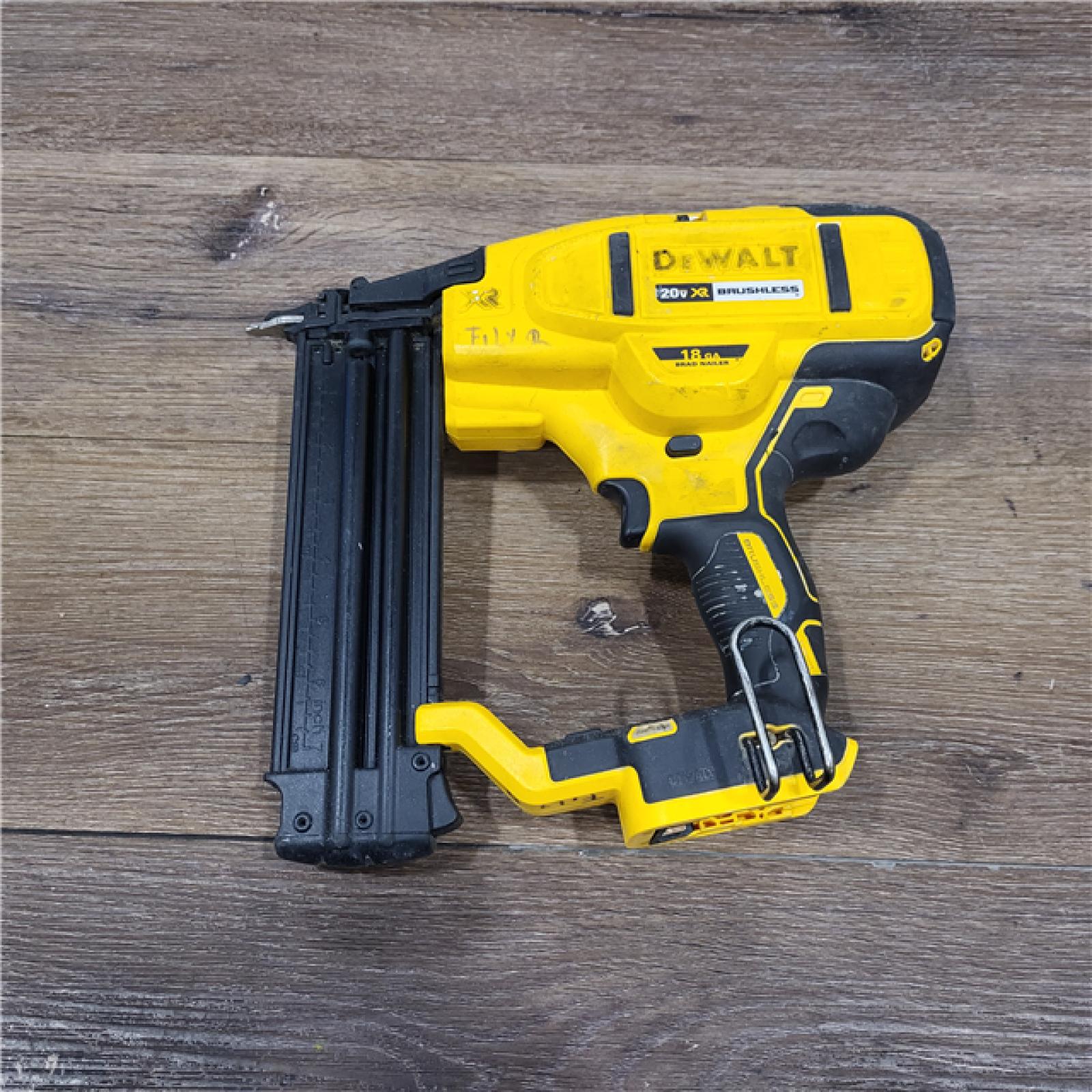 DEWALT 20V MAX XR 18 Gauge Brad Nailer