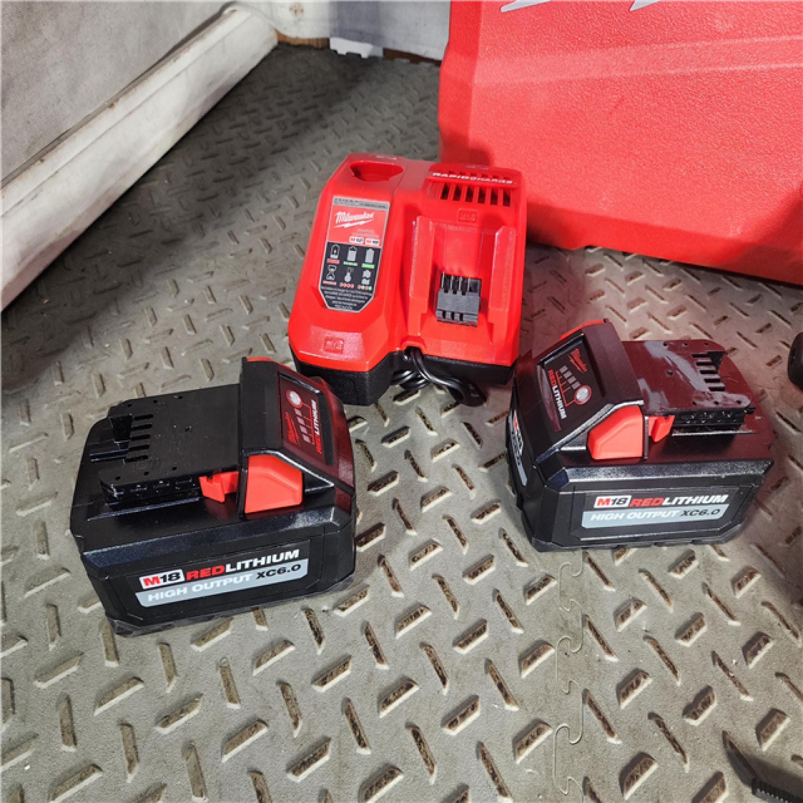 HOUSTON LOCATION - AS-IS (APPEARS LIKE NEW) Milwaukee 2912-22 M18 Fuel 18V 1  SDS Plus Rotary Hammer with Battery & Charger