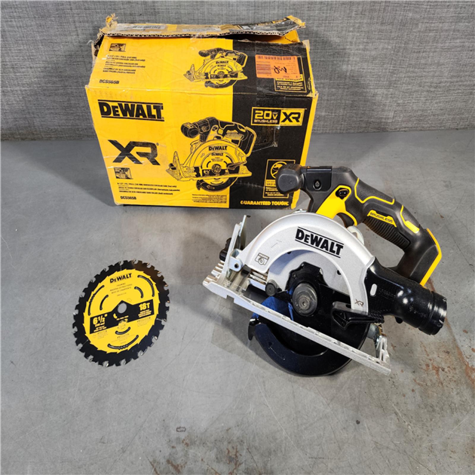 HOUSTON LOCATION - AS-IS DeWALT DCS565B 20V Max Brushless 6.5   Cordless Circular Saw