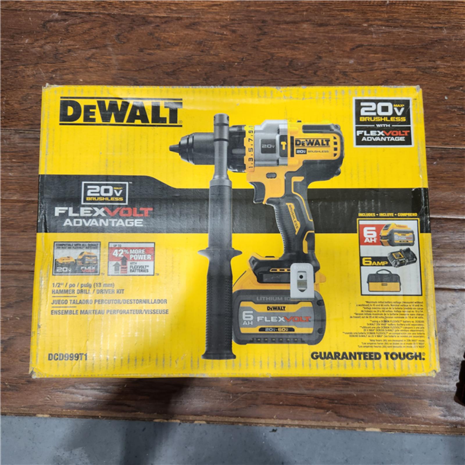 NEW Dewalt FLEXVOLT 20 Volt 1/2 in. Brushless Cordless Hammer Drill/Driver Kit (Battery & Charger)