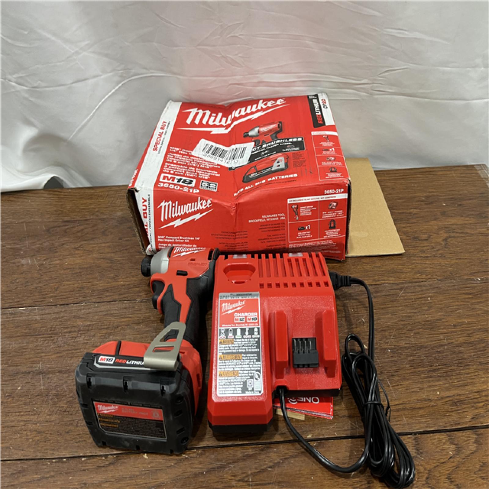 AS IS Milwaukee M18 Compact Brushless 1/4  Hex Impact Driver Kit