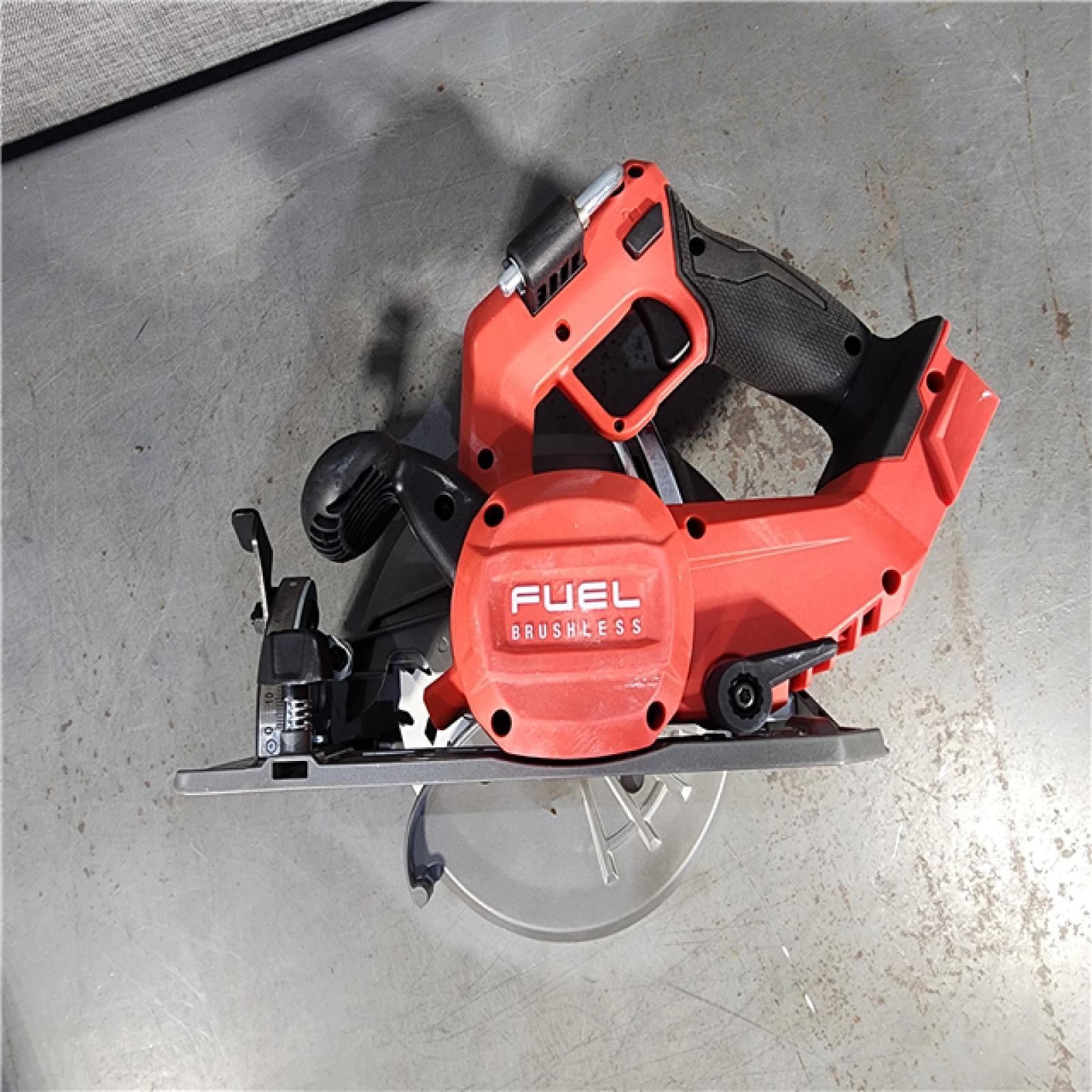 HOUSTON LOCATION - AS-IS Milwaukee M18 FUEL 18V Lithium-Ion Brushless Cordless 7-1/4 in. Circular Saw (Tool-Only)