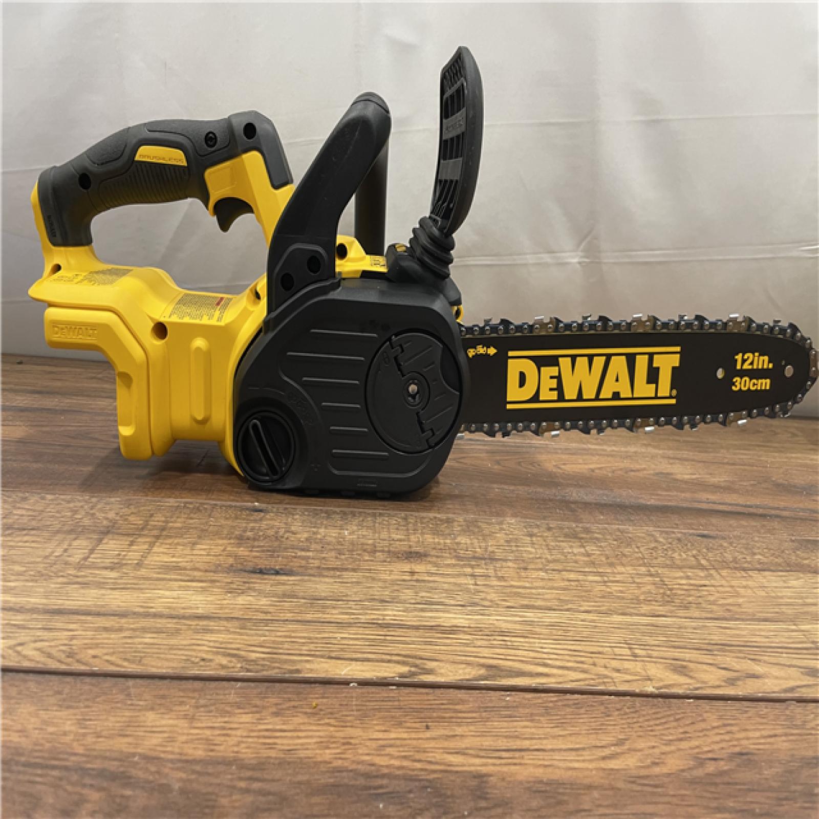 AS-IS Dewalt 7605686 12 in. 20V Battery Powered Chainsaw