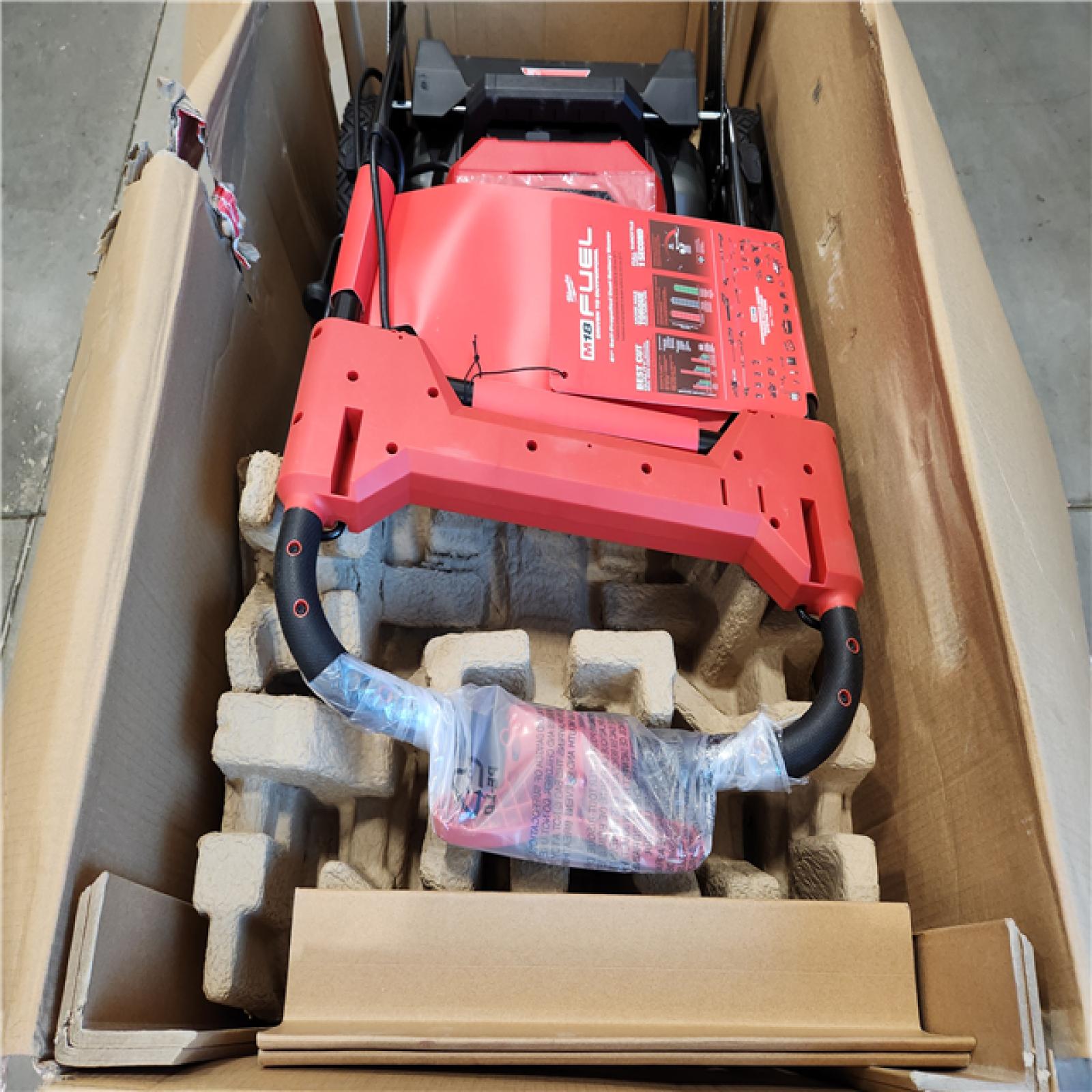 AS-IS Milwaukee M18 FUEL Brushless Cordless 21 in. Walk Behind Dual Battery Self-Propelled Mower Kit