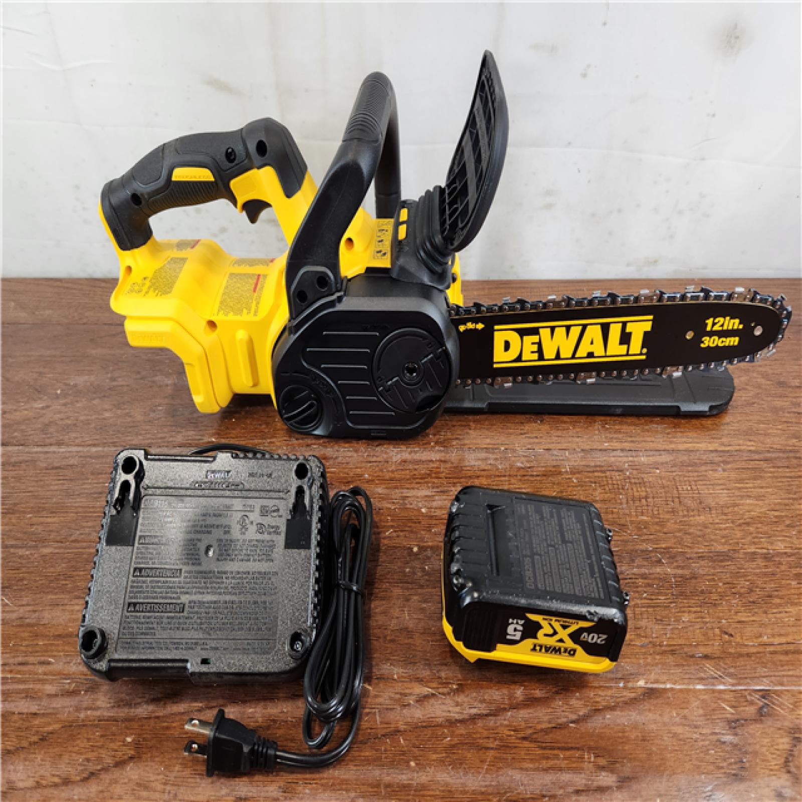 AS-IS DEWALT 20V MAX Brushless Cordless 12in. Chainsaw Kit