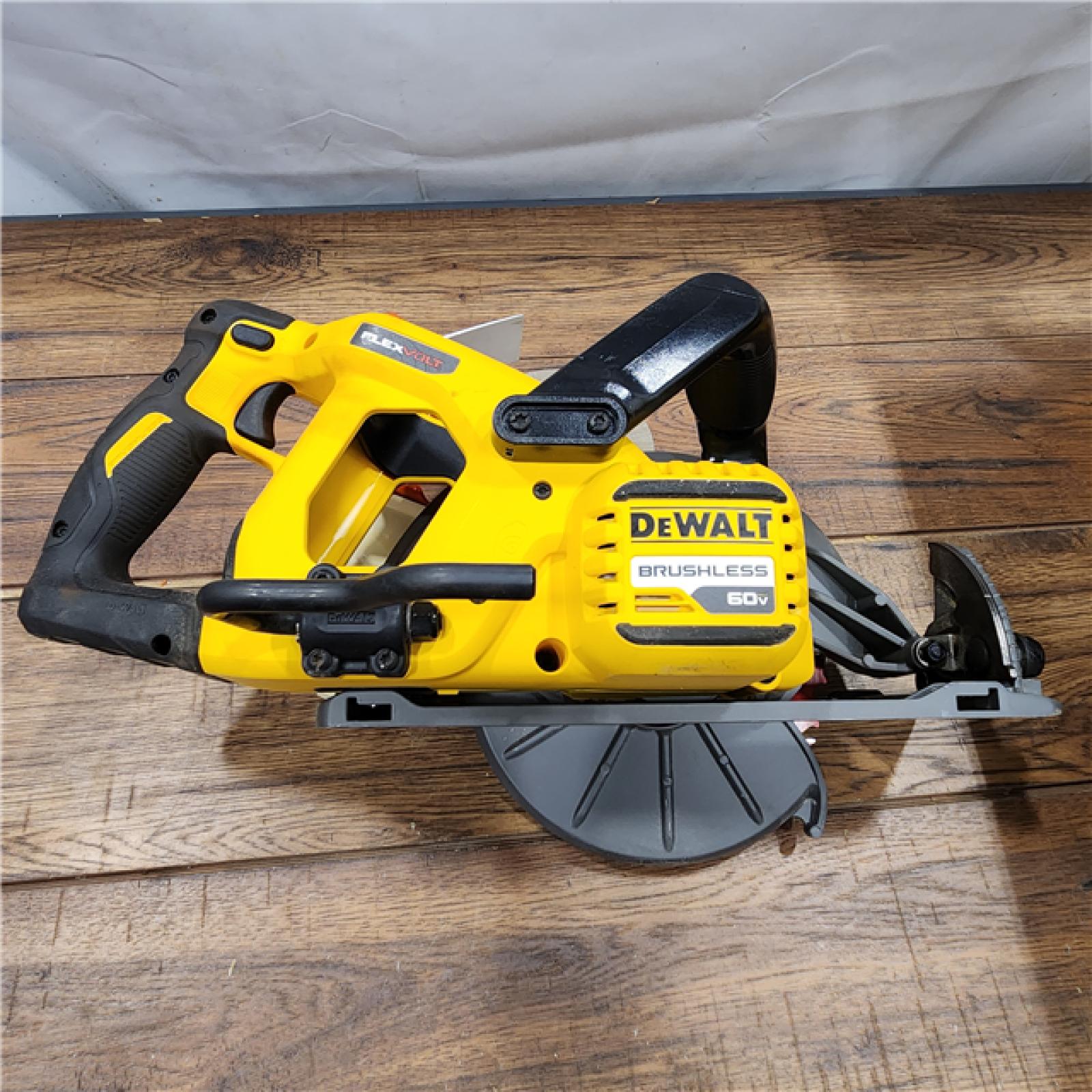 AS-IS FLEXVOLT 60V MAX Cordless Brushless 7-1/4 in. Wormdrive Style Circular Saw (Tool Only)