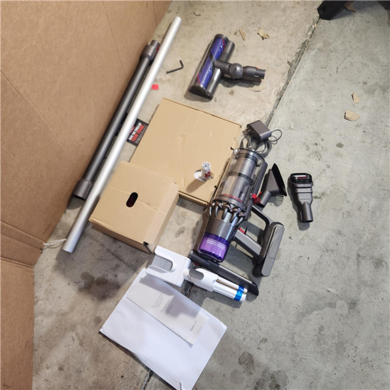 Houston location AS-IS Dyson V11 Complete Bagless Cordless Washable Filter Stick Vacuum for All Floor Types in Iron with Floor Dok