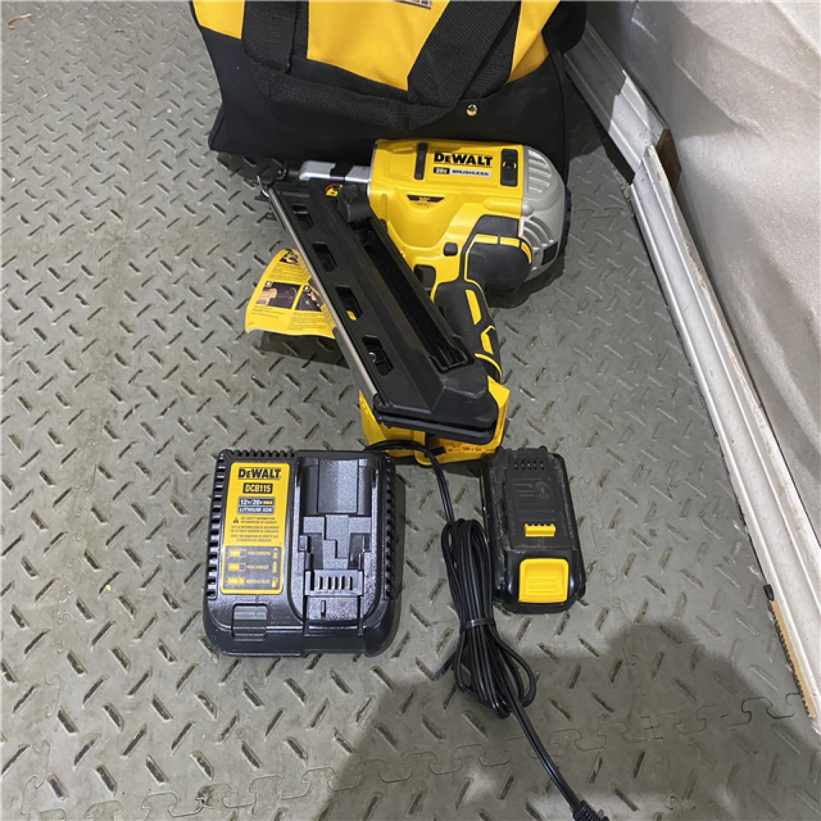 Houston location AS-IS Dewalt 20V Li-Ion Cordless Brushless 2-Speed 30Â° Paper Collated Framing Nailer Kit DCN692M1