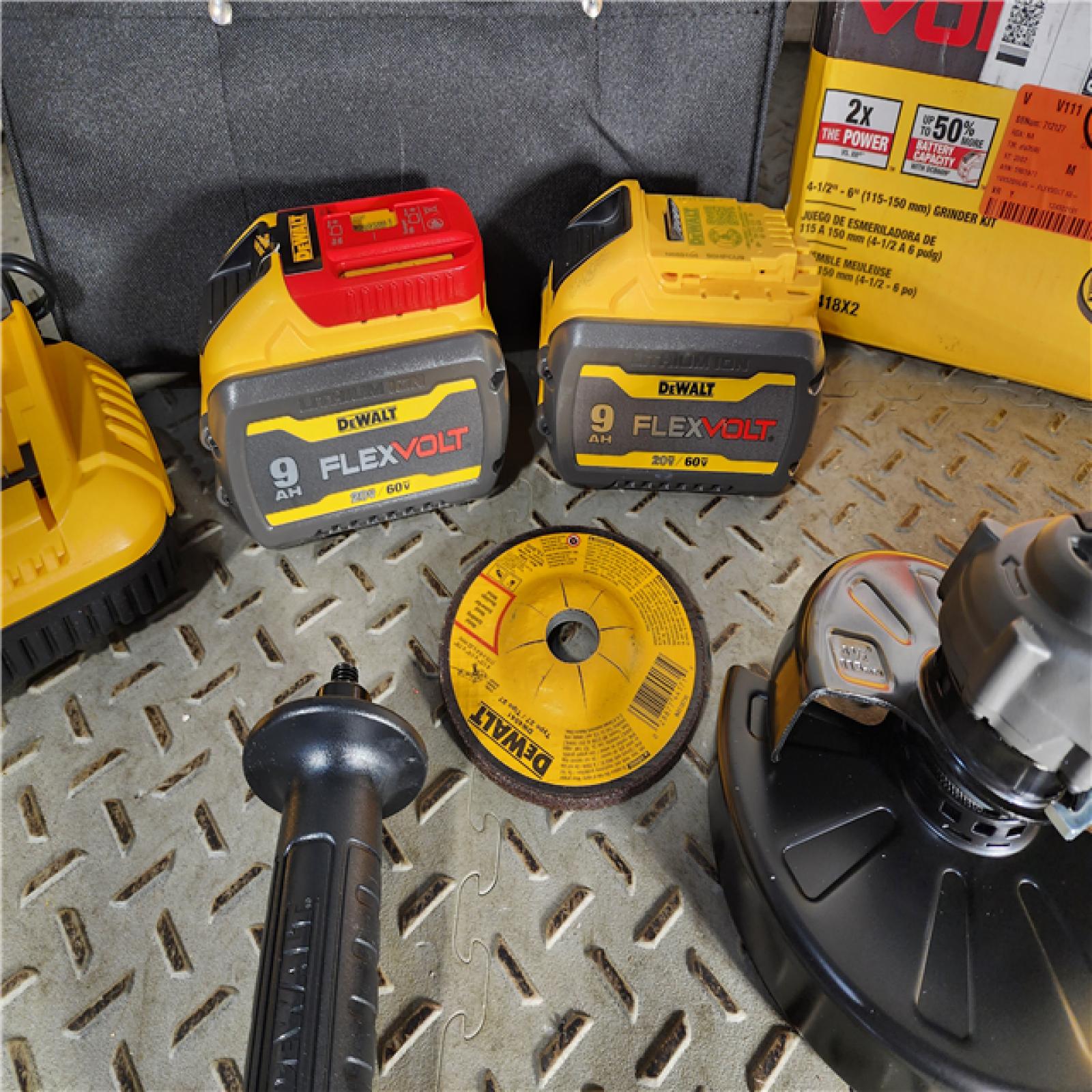 HOUSTON LOCATION - AS-IS (APPEARS LIKE NEW) DeWalt Flexvolt 60V Max Cordless Grinder  4.5 in; 6 in  Kit  1 KT (115-DCG418X2)