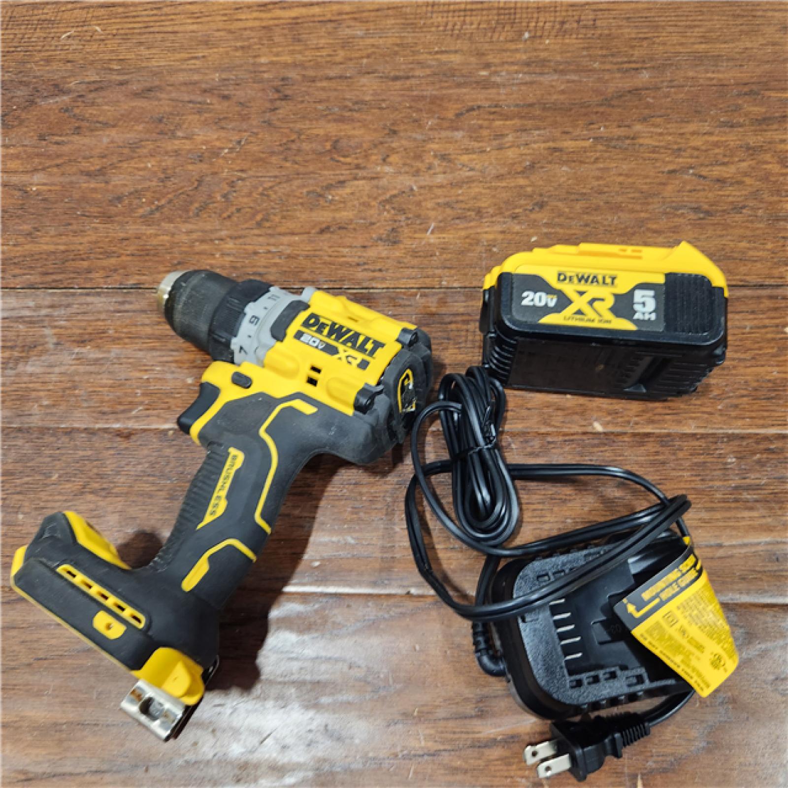 AS-IS DEWALT 20V MAX XR Brushless Cordless 1/2 Drill/Driver Kit