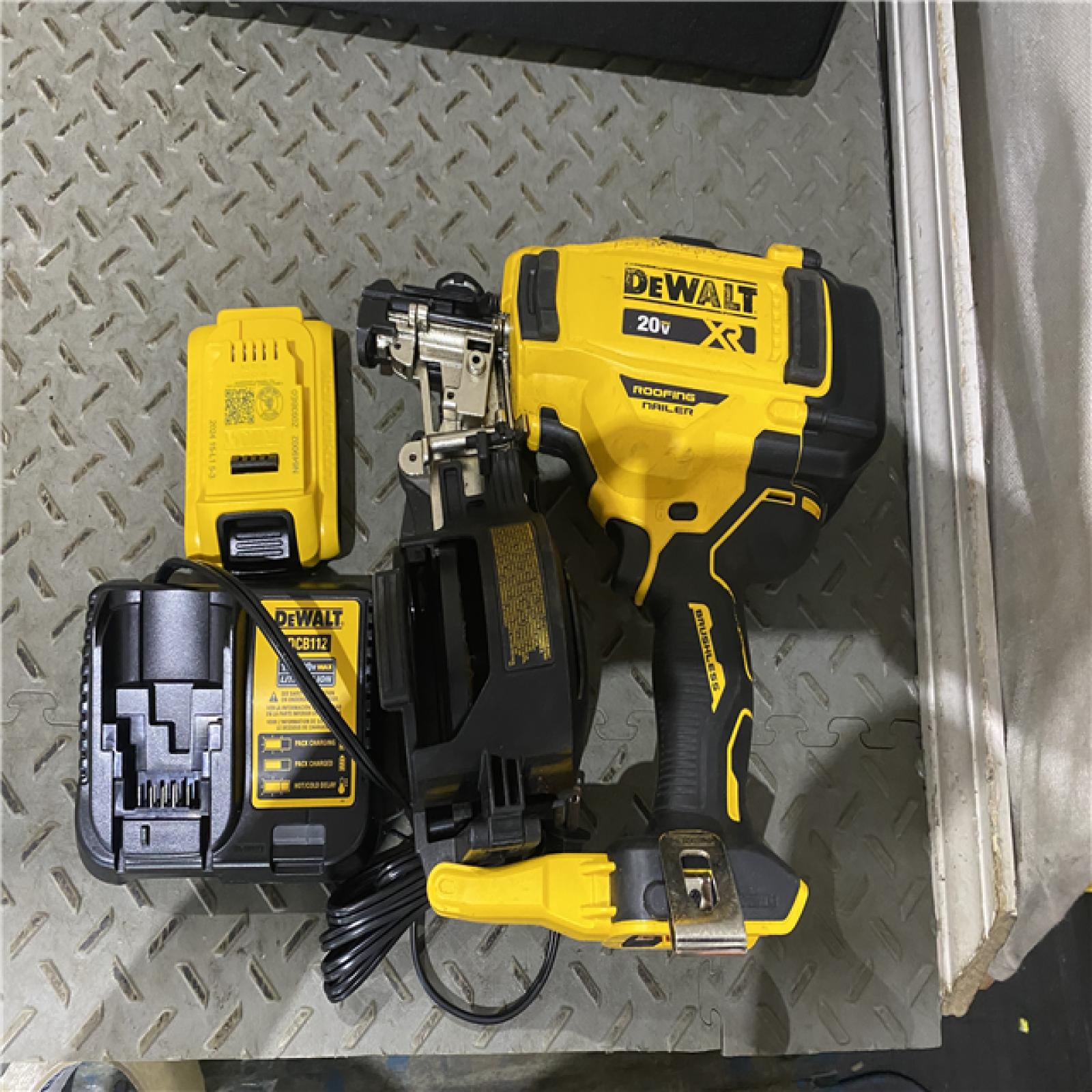 Houston location AS-IS DEWALT Stanley  Black & Decker 2007898 Roofing Nailer Cordless