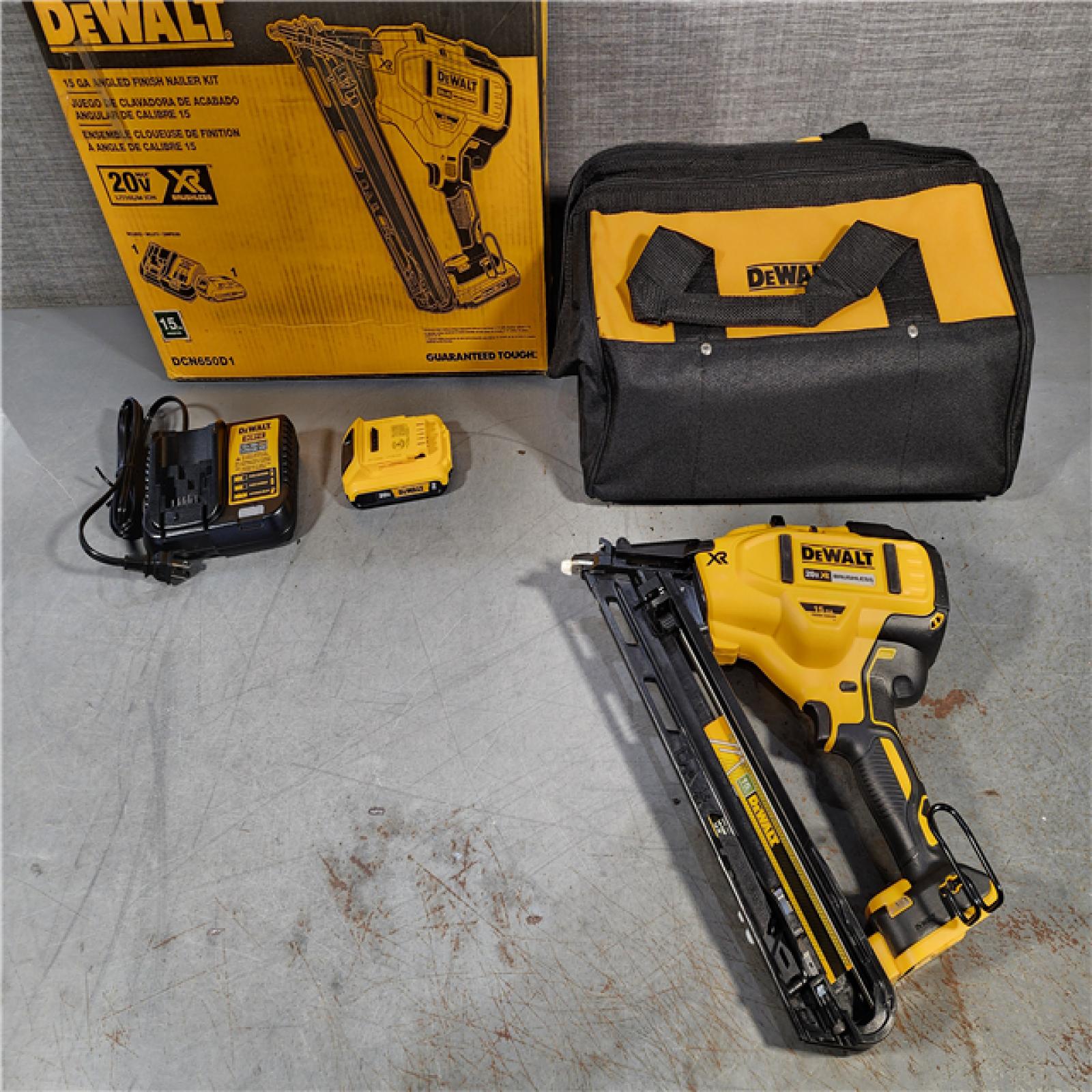 HOUSTON LOCATION - AS-IS DEWALT 20V MAX XR 15 Ga. Cordless 34 Deg Nailer 20 V