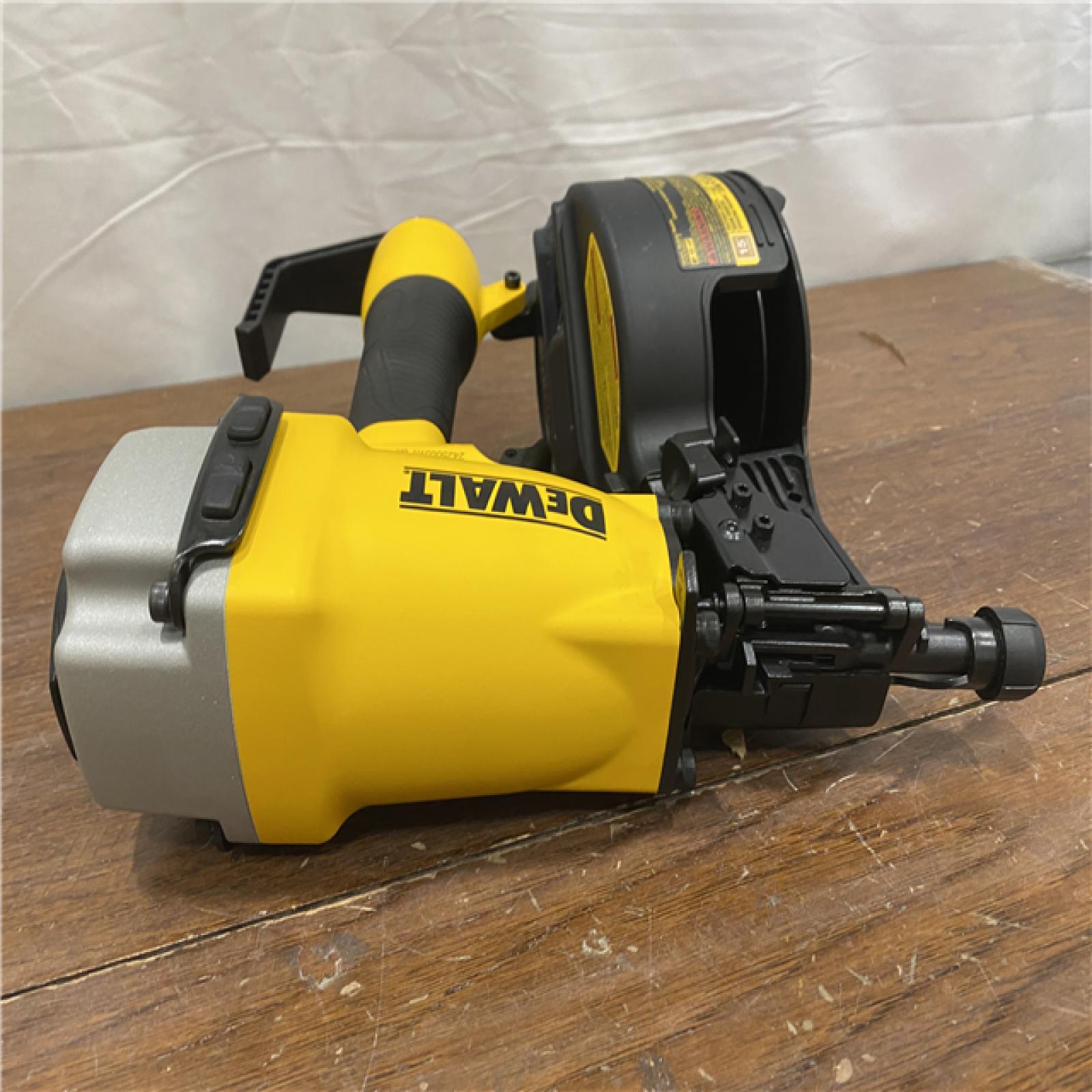 AS-ISDEWALT DW66C-1 2-1/2 Inch 15 Degree Coil Siding and Fencing Nailer