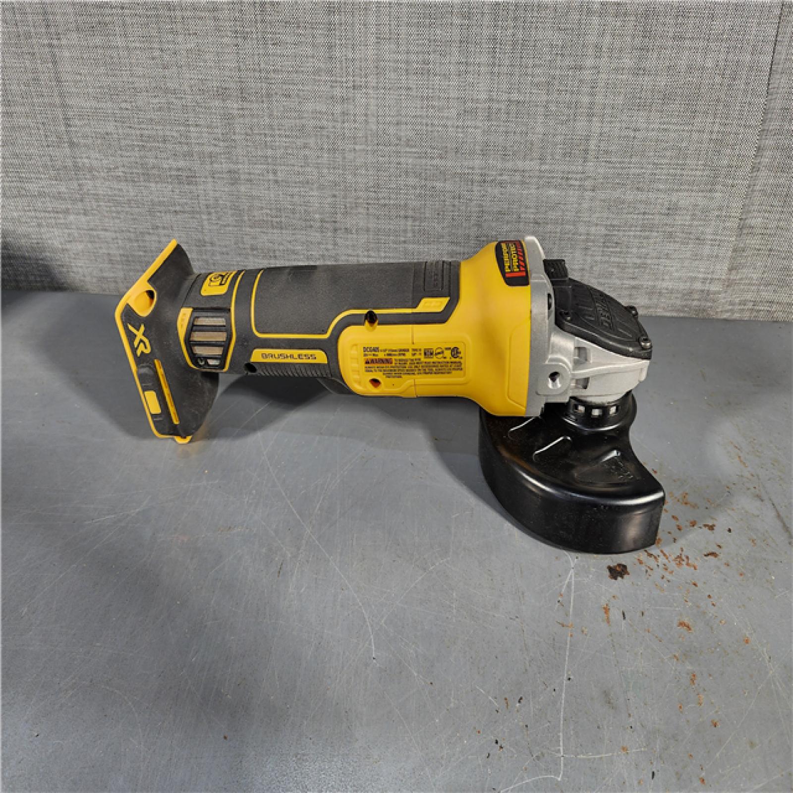 HOUSTON LOCATION - AS-IS DeWalt DCG405B 20V Max XR 4.5-Inch Slide Switch Small Angle Grinder (Tool Only)