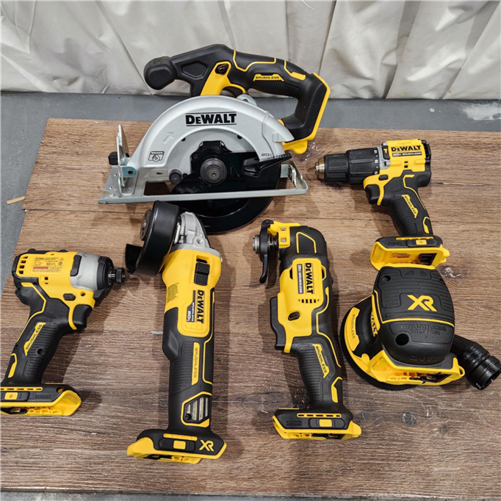 AS-IS Dewalt 20-Volt MAX ToughSystem Lithium-Ion 6-Tool Cordless Combo Kit