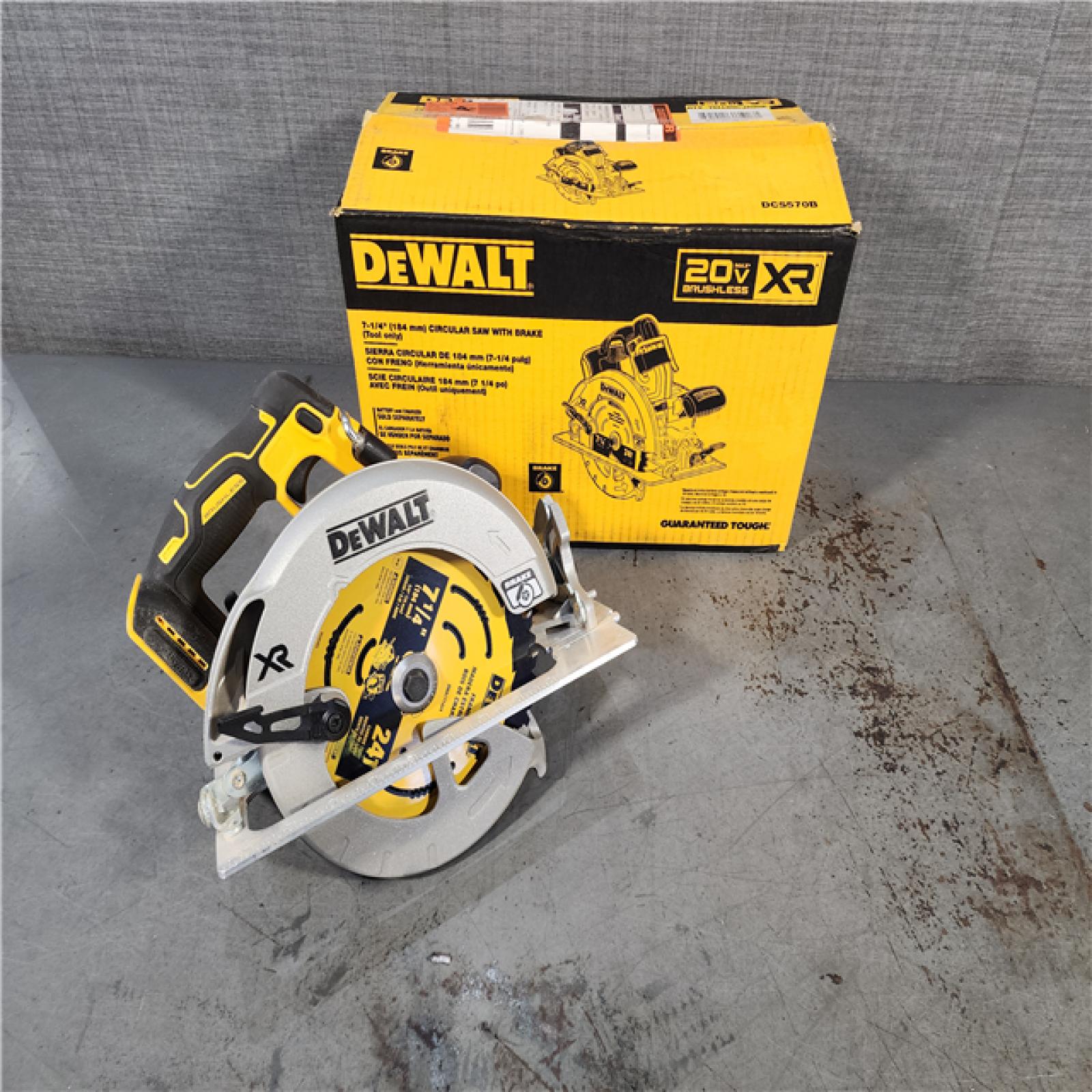 HOUSTON LOCATION - AS-IS DEWALT  20V MAX XR Cordless Brushless Circular Saw (Tool Only)