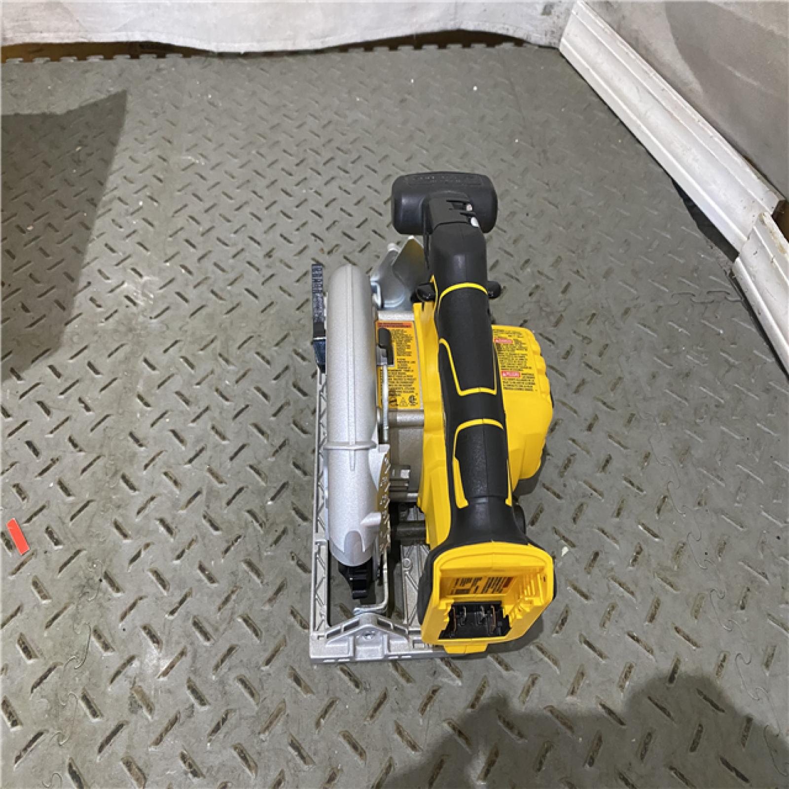 Houston location AS-IS DeWALT DCS565B 20V Max Brushless 6.5   Cordless Circular Saw