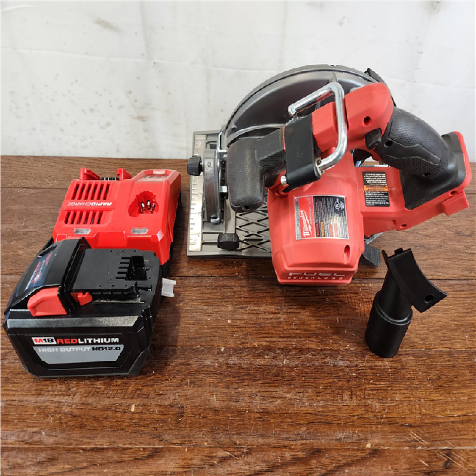 AS-IS Milwaukee M18 FUEL 18-Volt Lithium-Ion Brushless Cordless 7-1/4 in. Circular Saw Kit